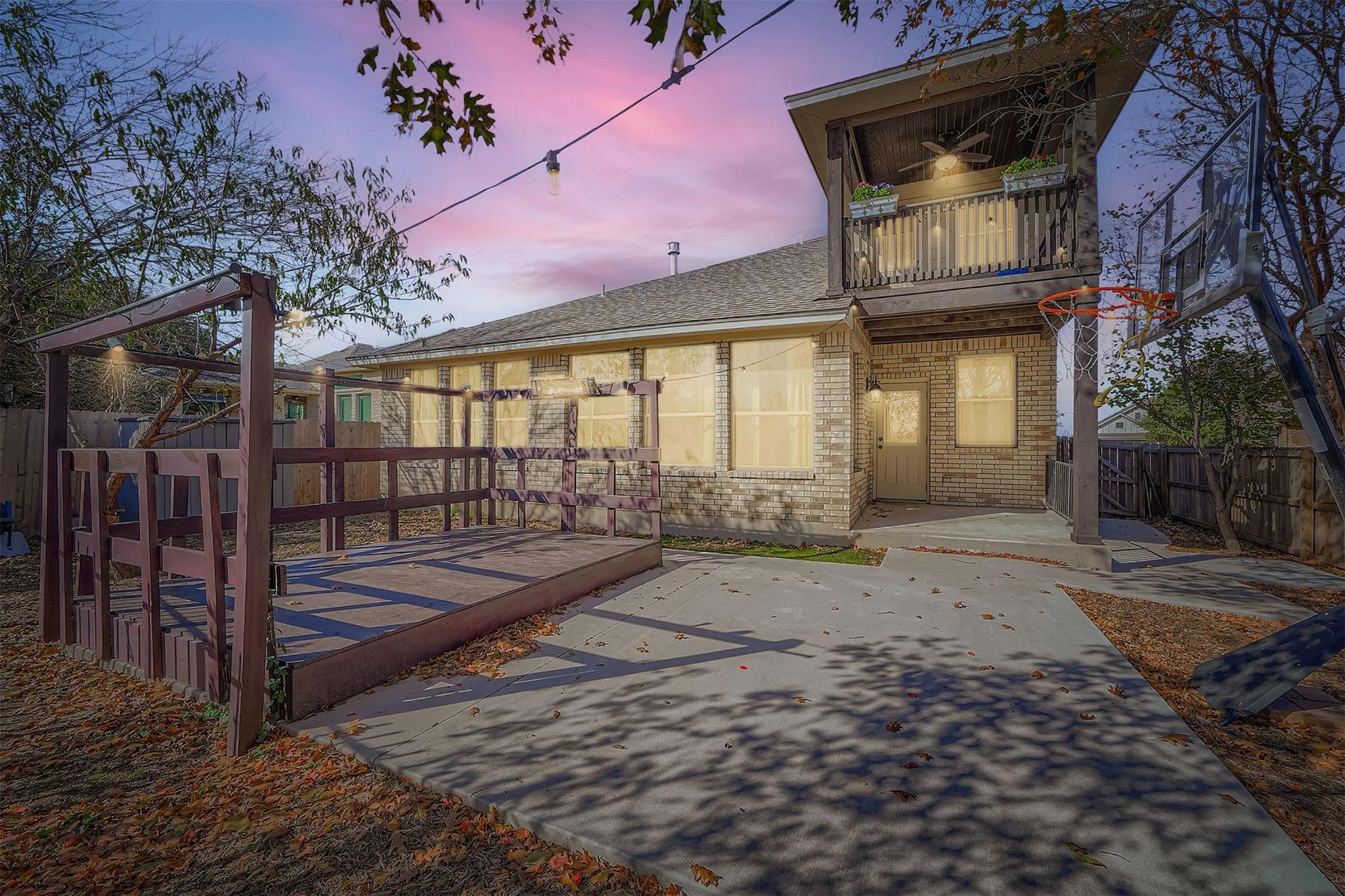212 Great Circle Cove Austin TX 78717