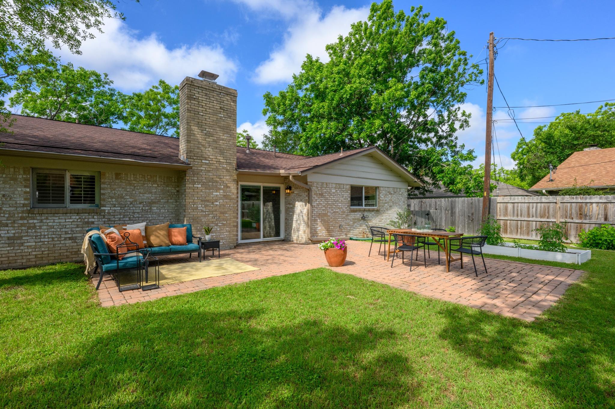 2210 Kenbridge Drive Austin TX 78757