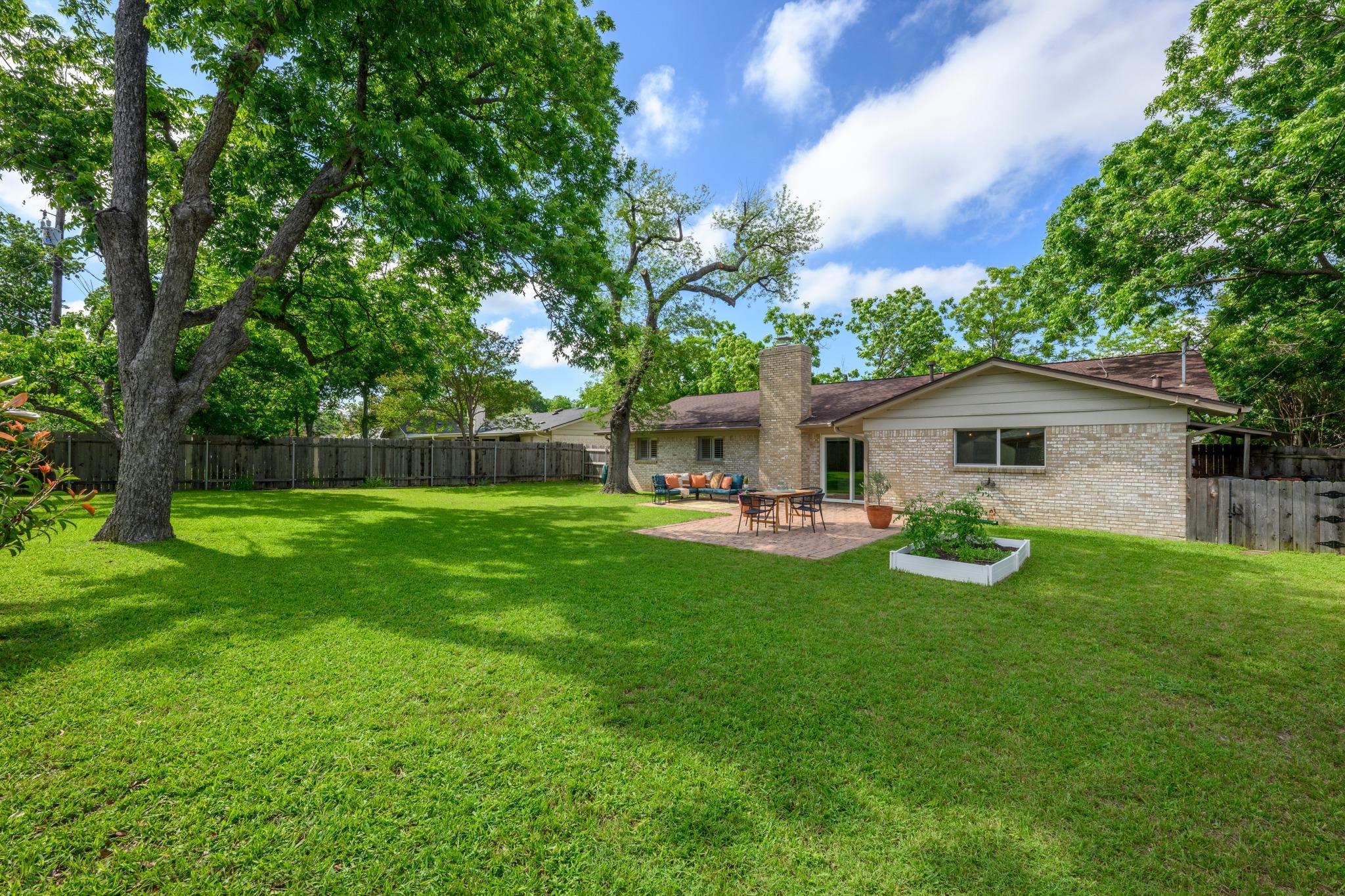 2210 Kenbridge Drive Austin TX 78757