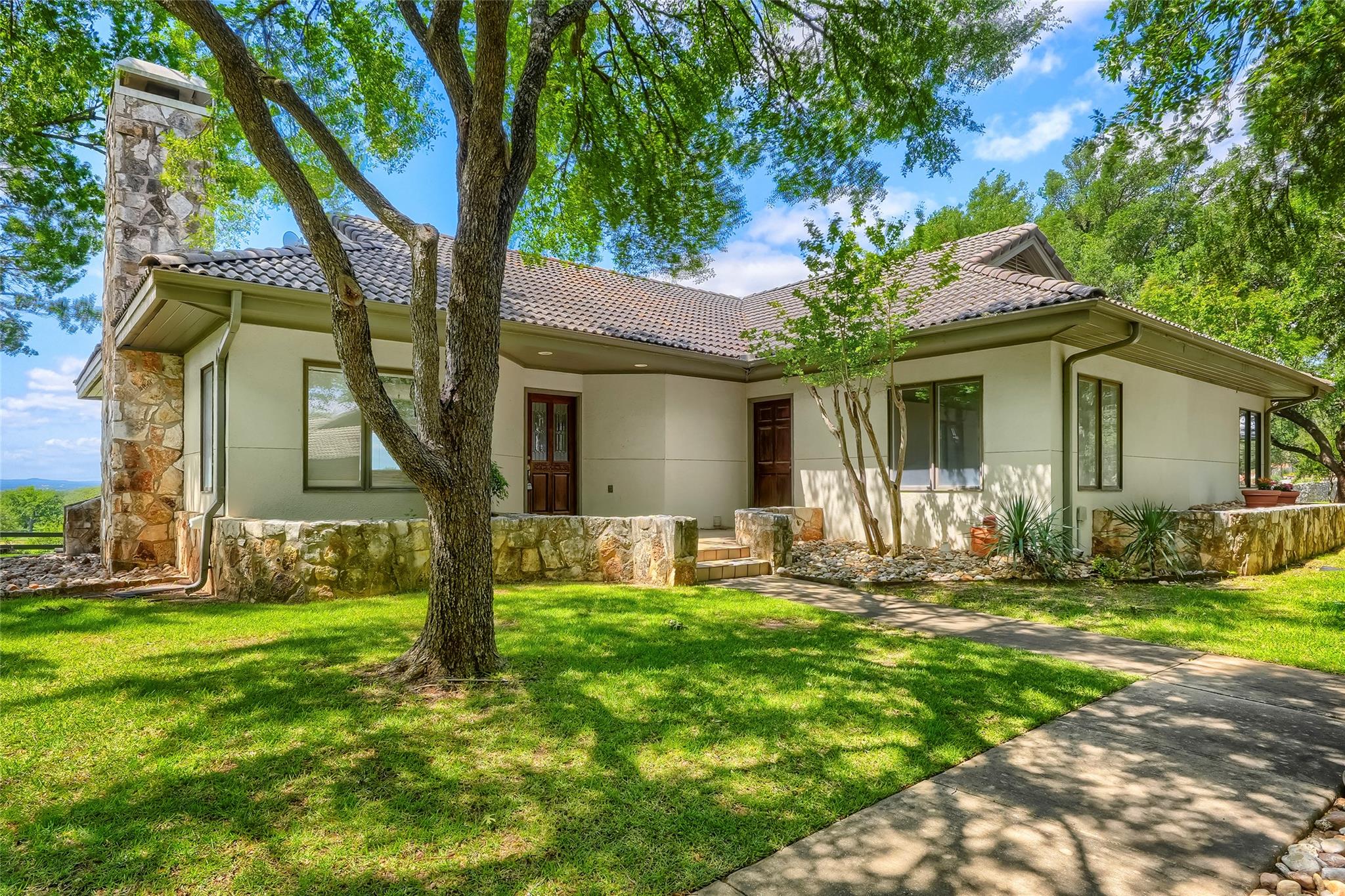 1607 Clubhouse Hill Drive Spicewood TX 78669