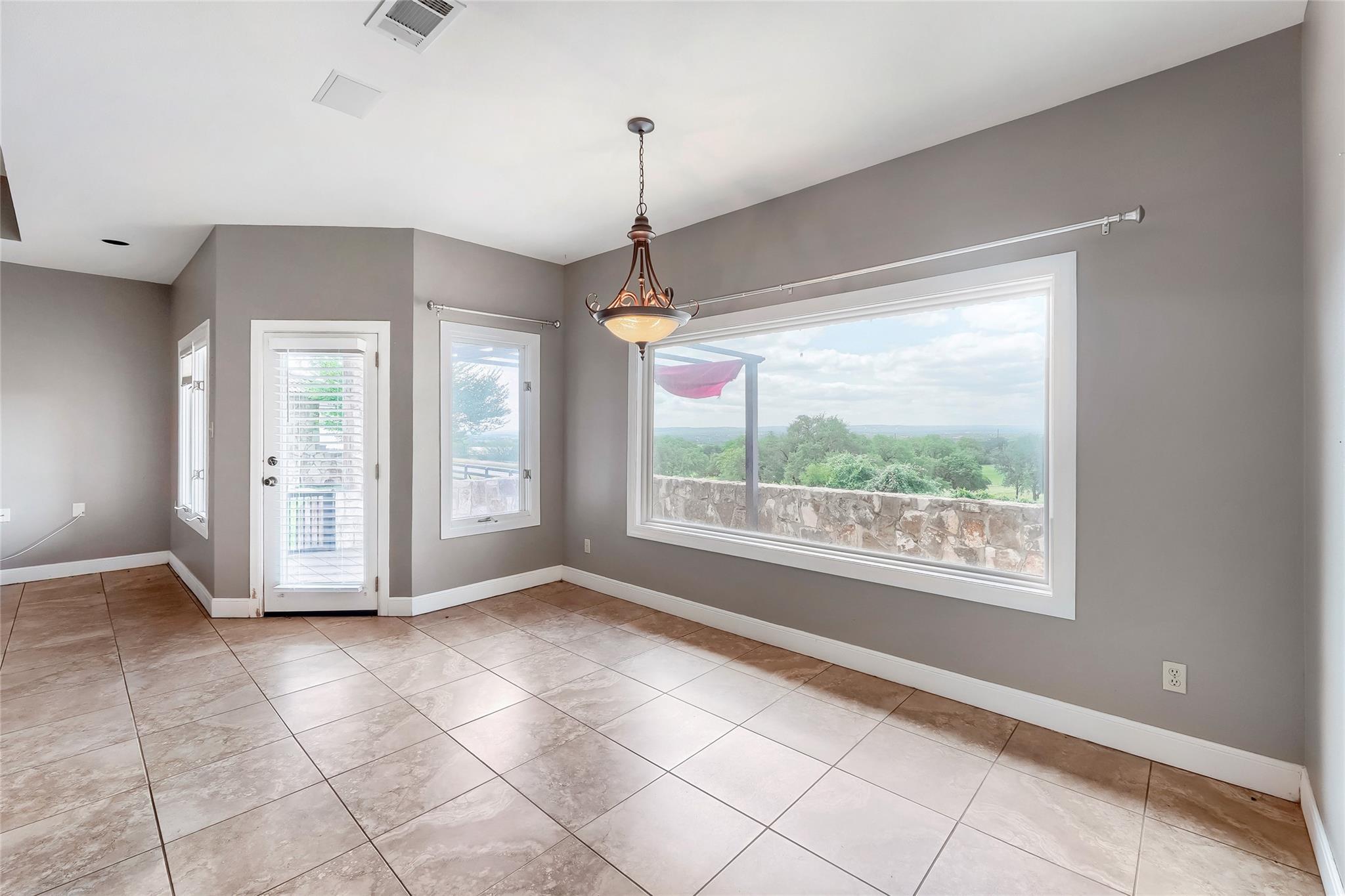 1607 Clubhouse Hill Drive Spicewood TX 78669