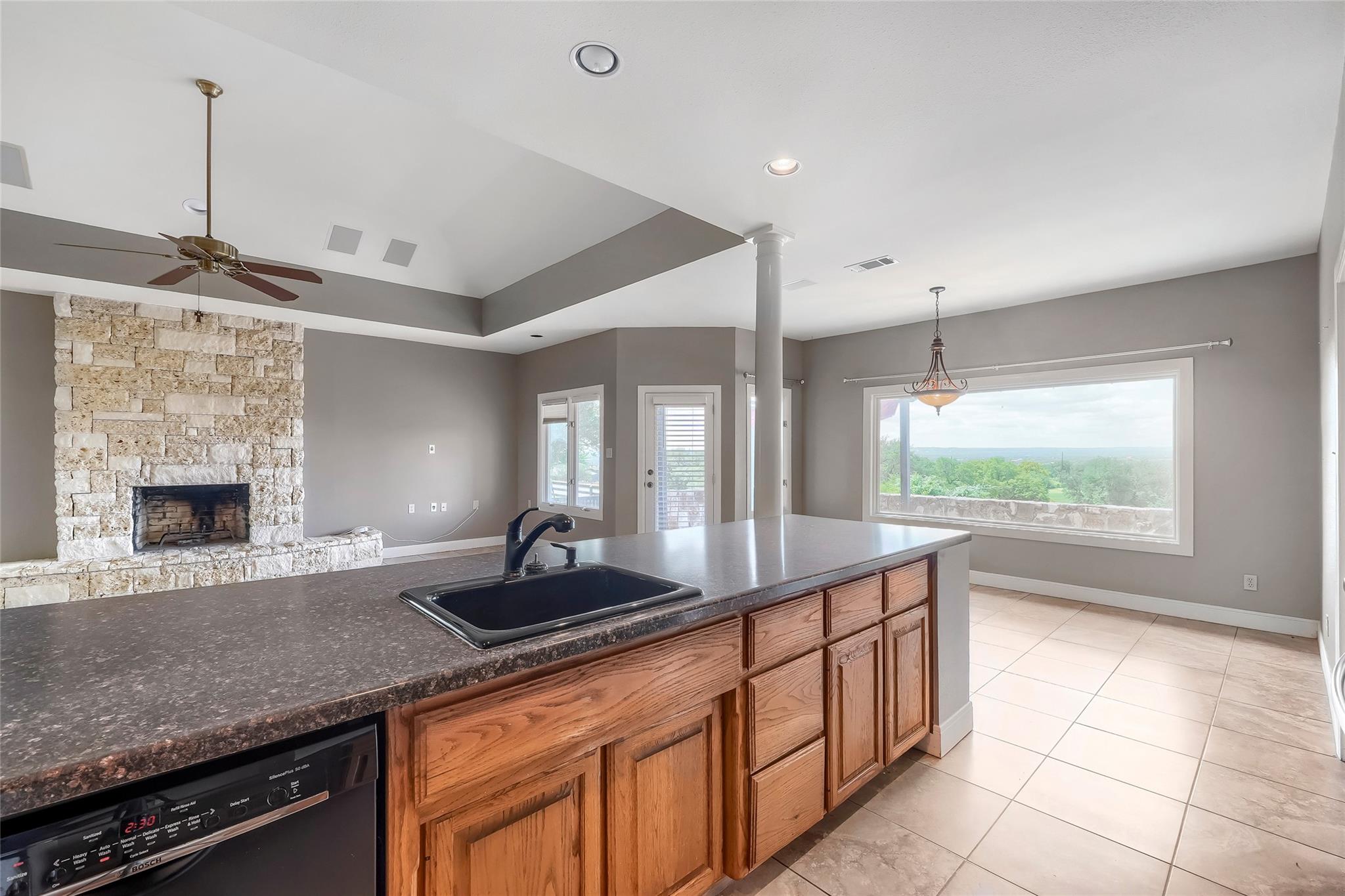 1607 Clubhouse Hill Drive Spicewood TX 78669