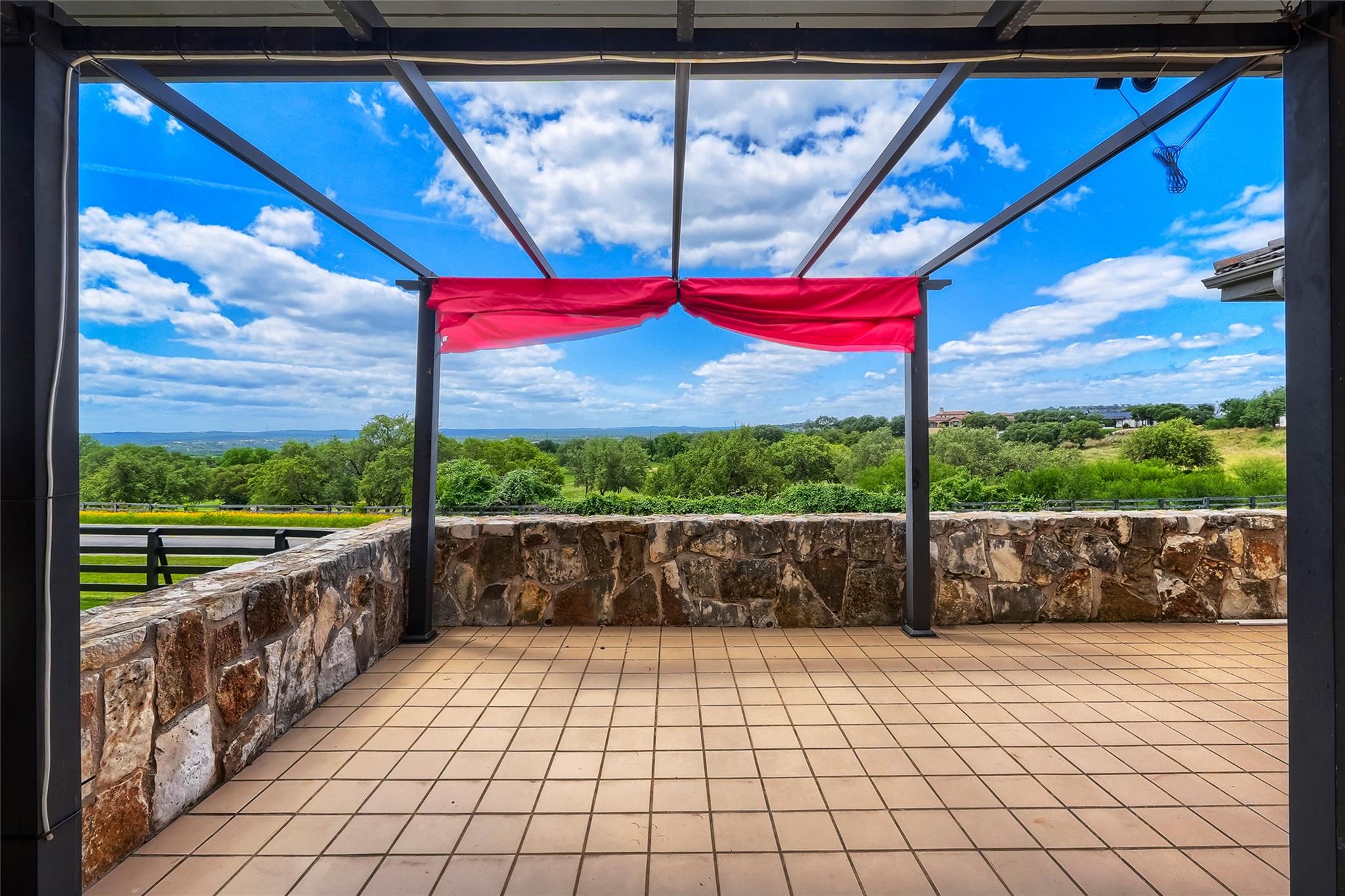 1607 Clubhouse Hill Drive Spicewood TX 78669