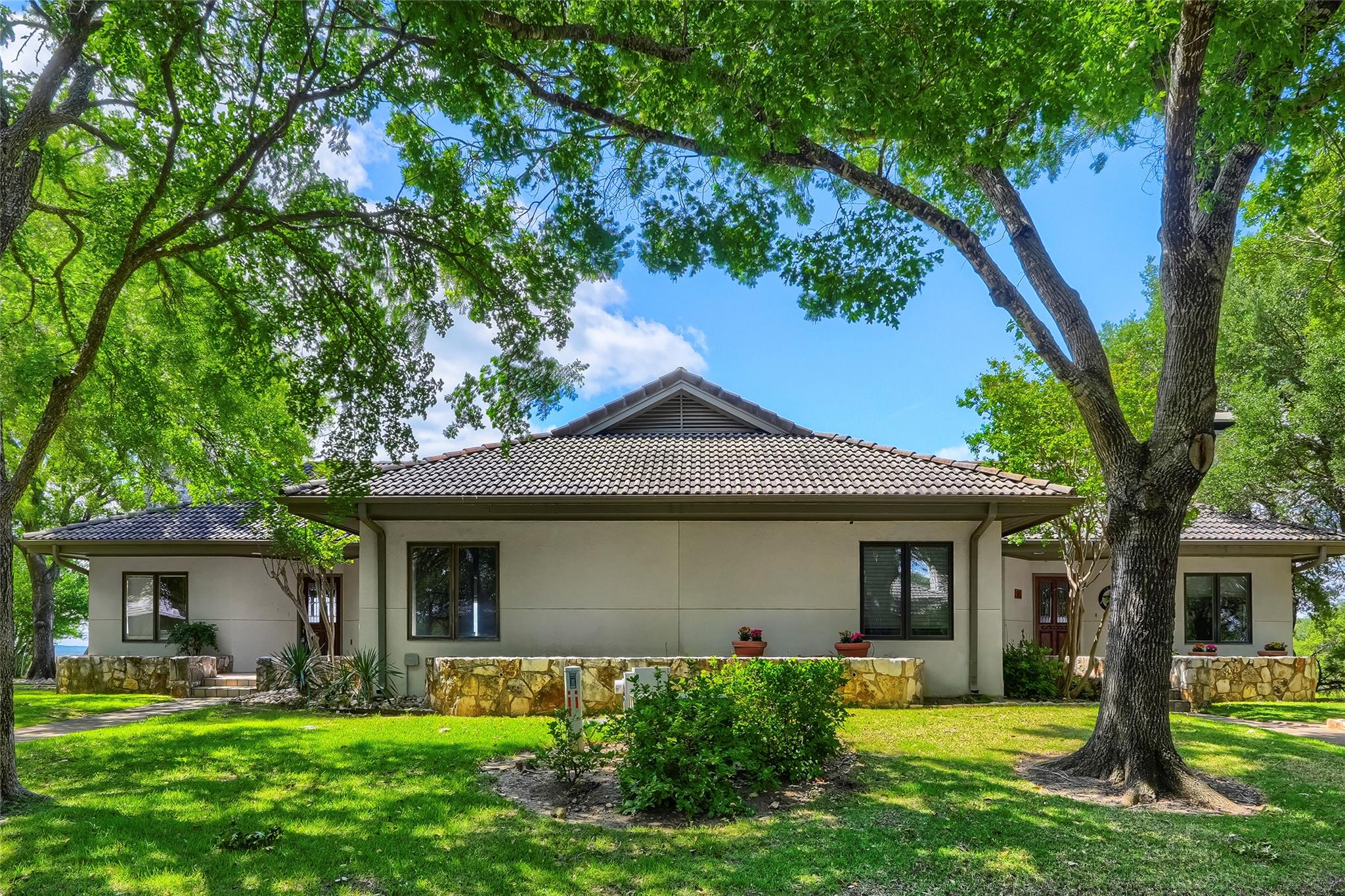 1607 Clubhouse Hill Drive Spicewood TX 78669