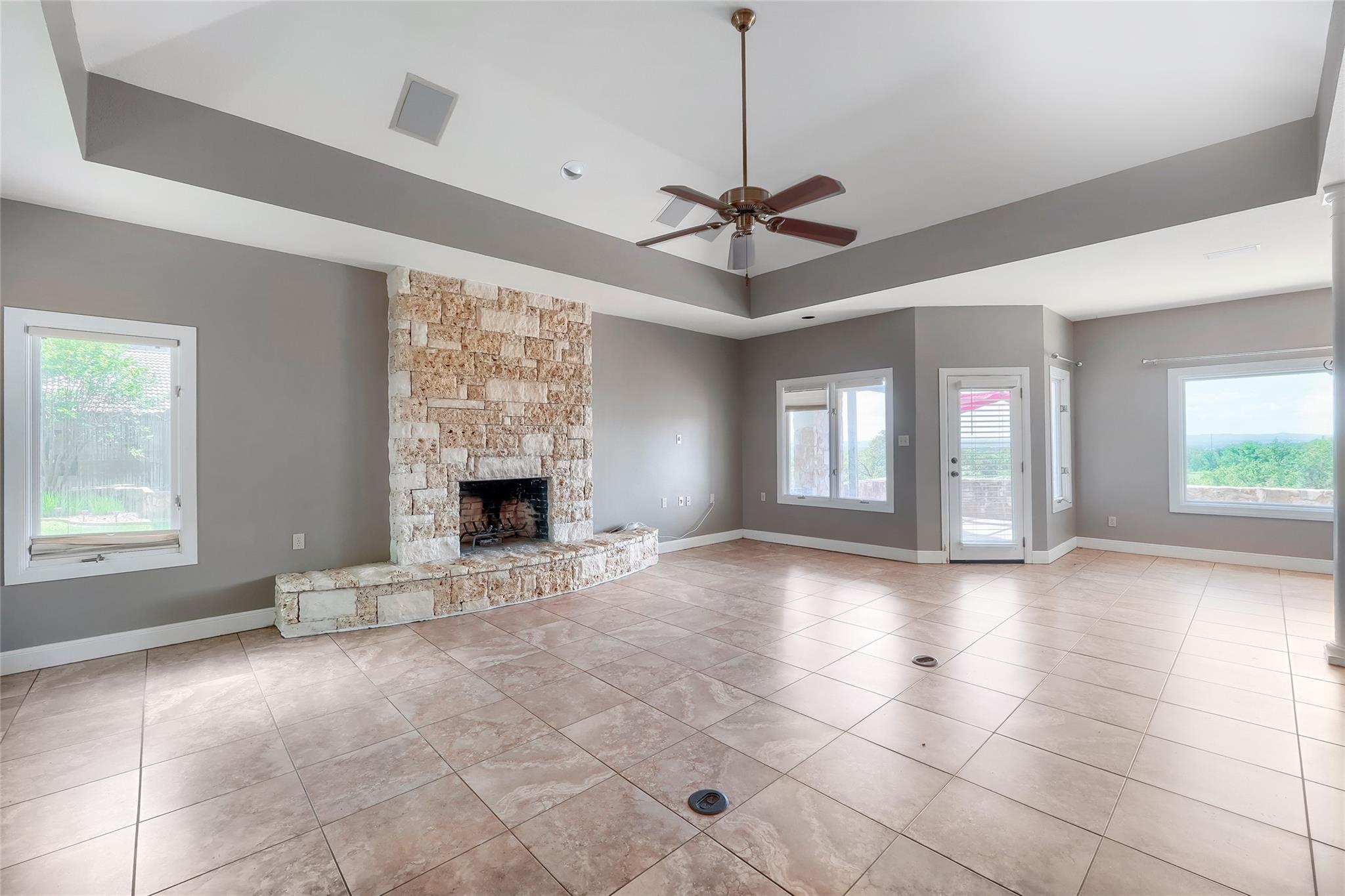 1607 Clubhouse Hill Drive Spicewood TX 78669