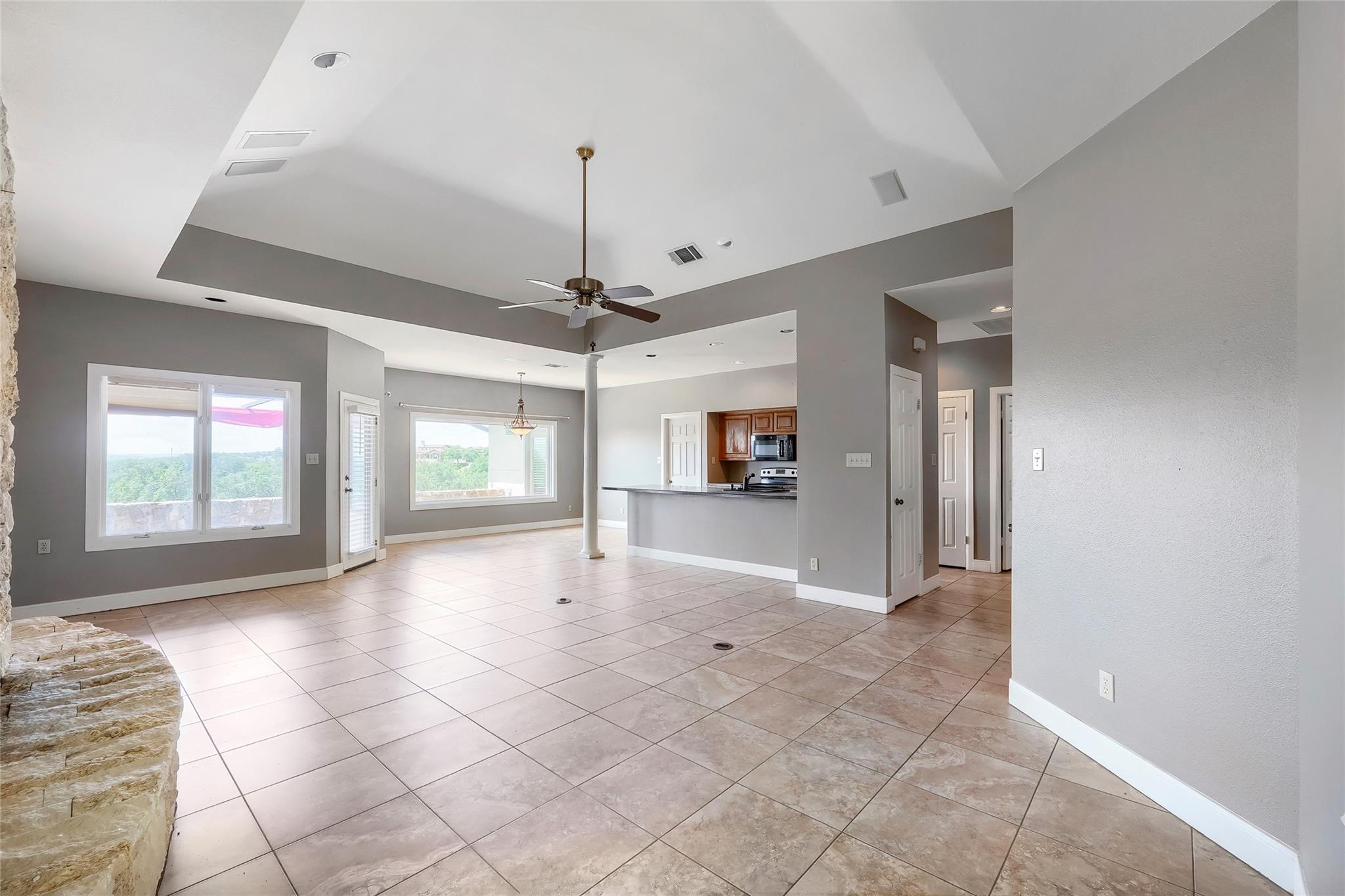 1607 Clubhouse Hill Drive Spicewood TX 78669
