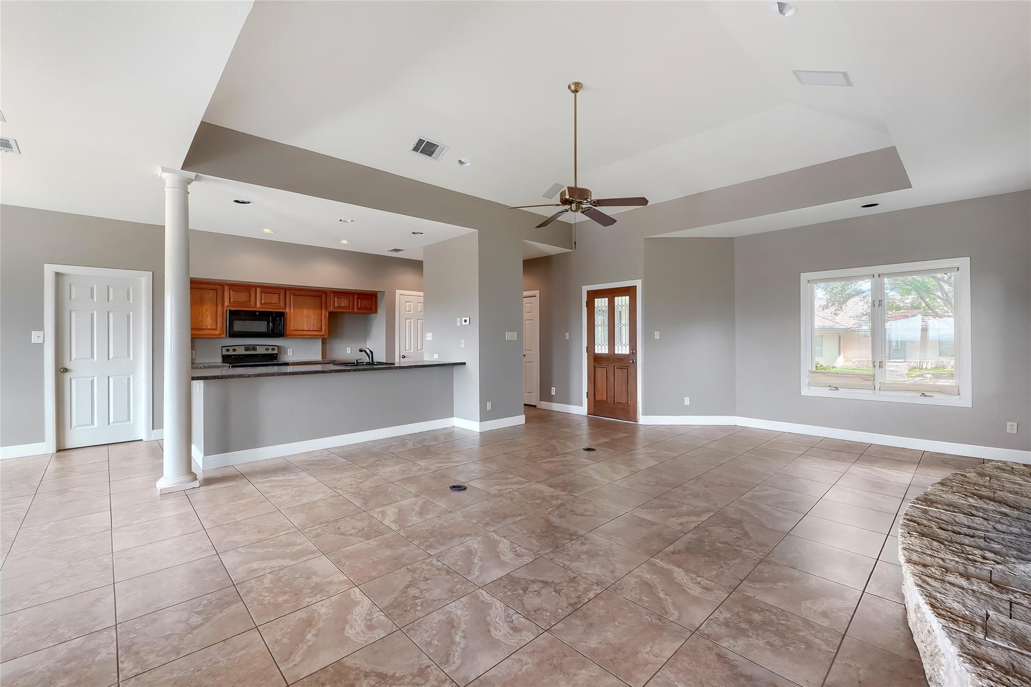 1607 Clubhouse Hill Drive Spicewood TX 78669