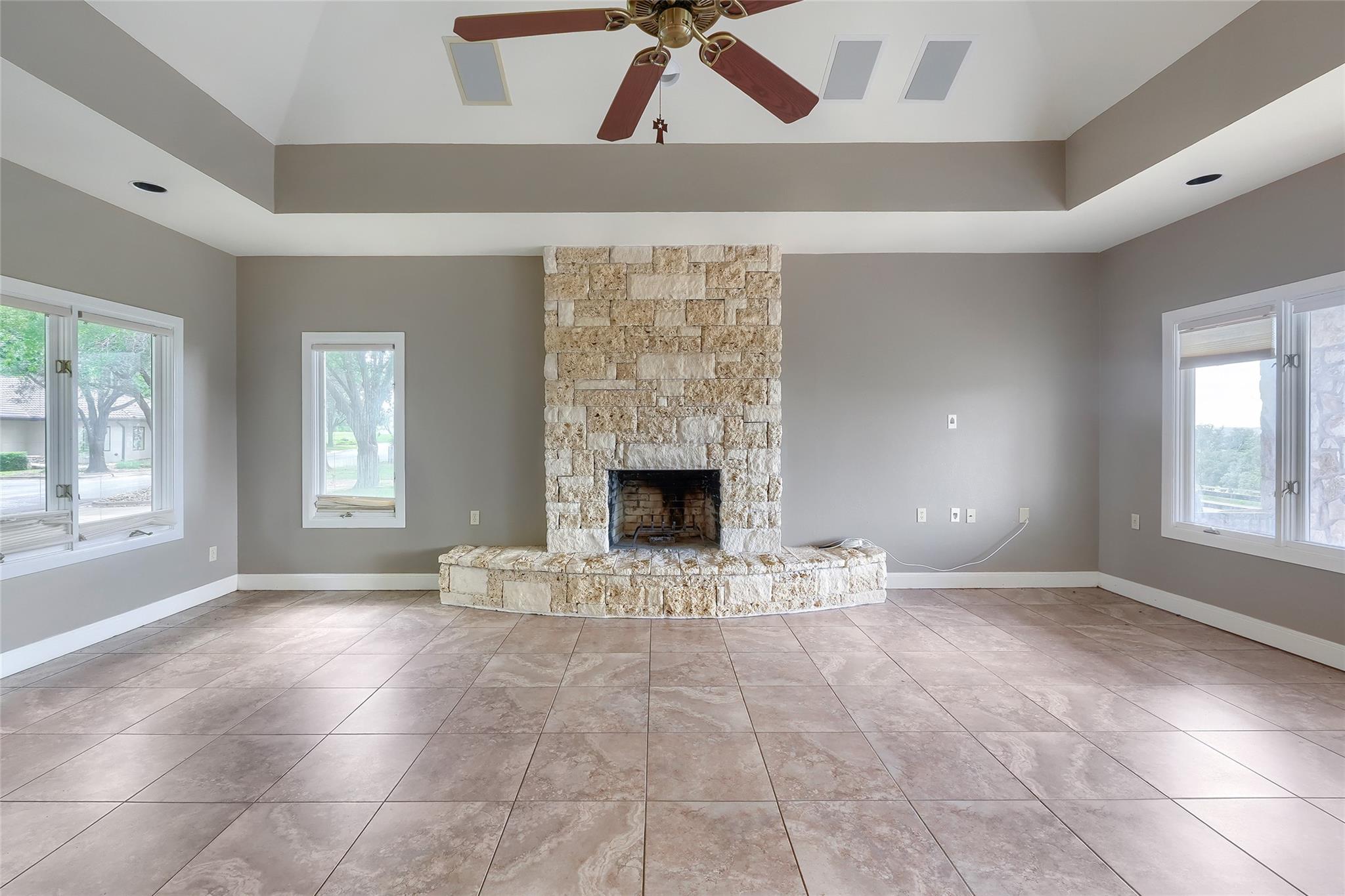 1607 Clubhouse Hill Drive Spicewood TX 78669
