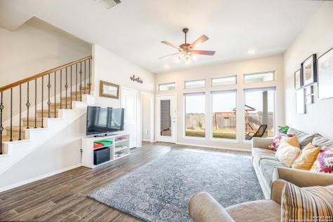 2032 Glen Hollow Seguin TX 78155