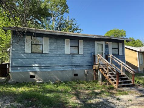907 E Market Street Lockhart TX 78644