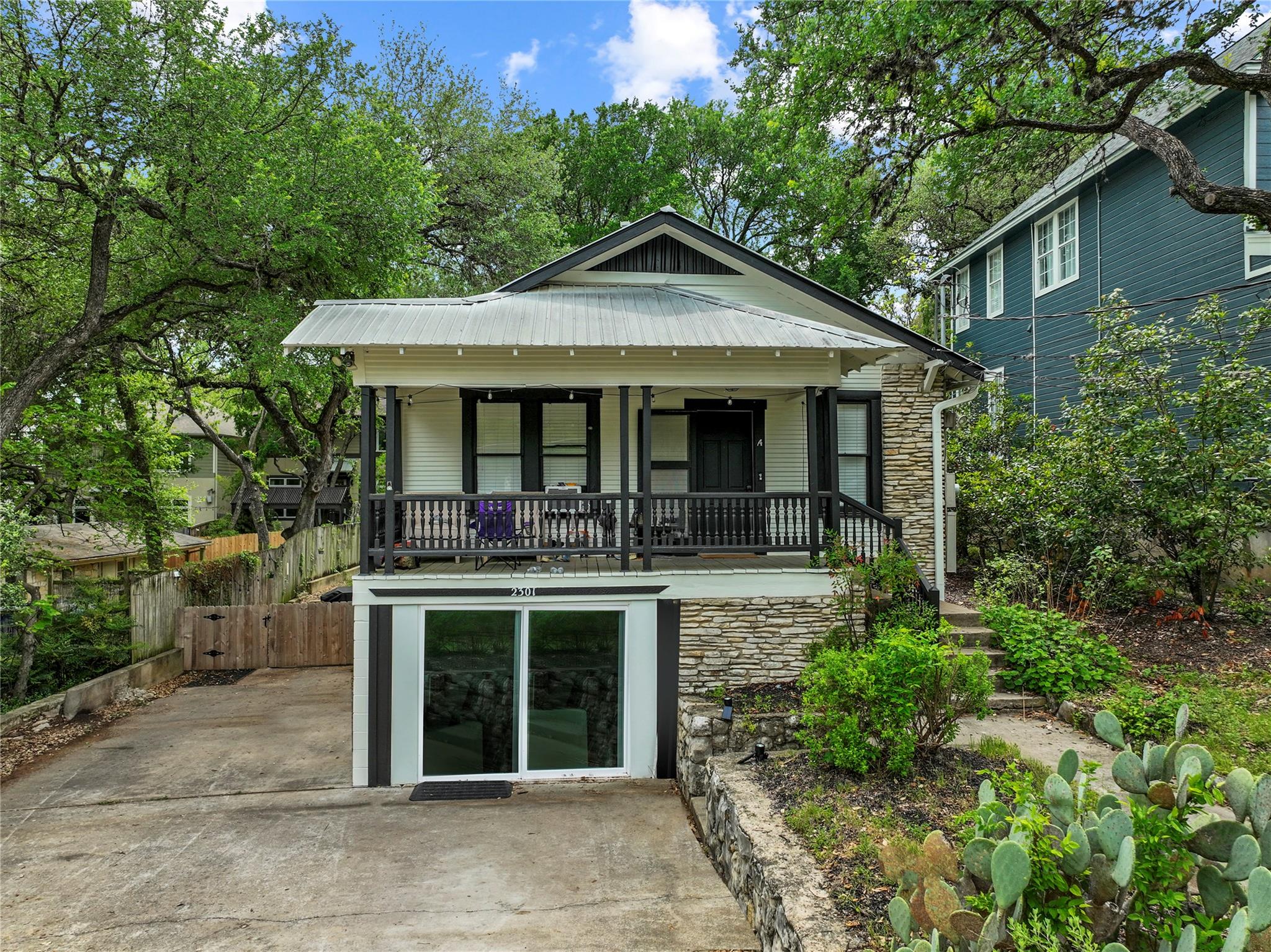 2301 W 10th Street Austin TX 78703