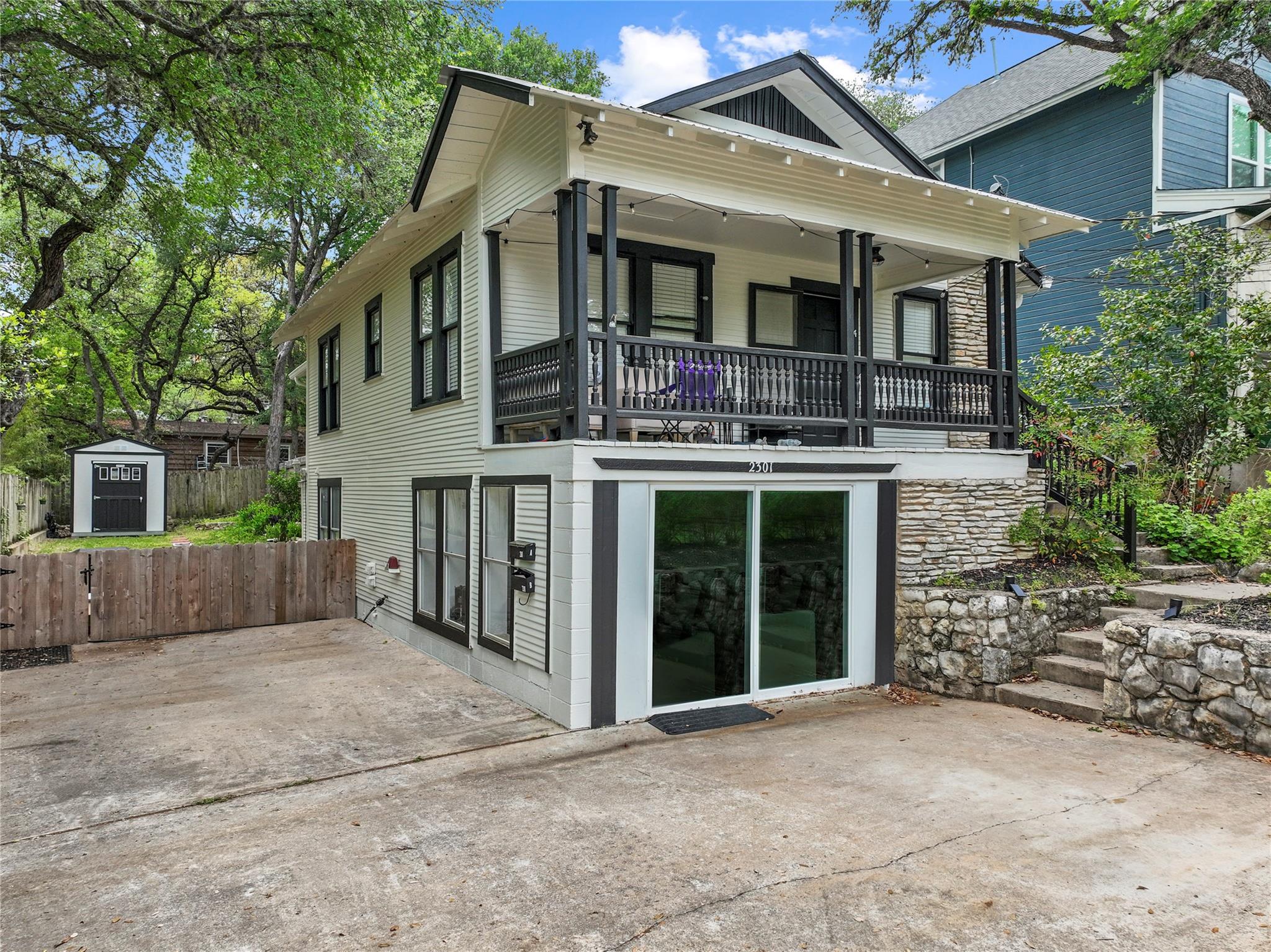 2301 W 10th Street Austin TX 78703