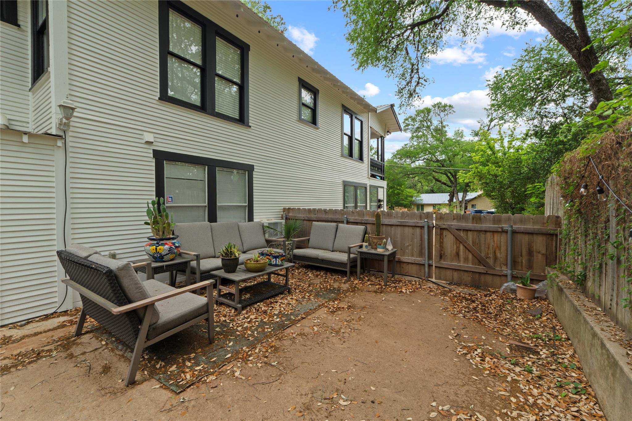 2301 W 10th Street Austin TX 78703