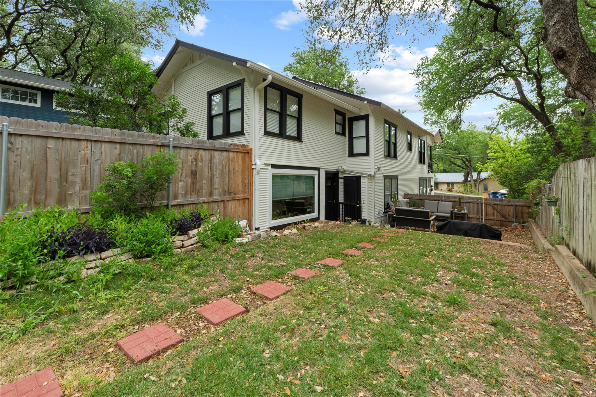 2301 W 10th Street Austin TX 78703