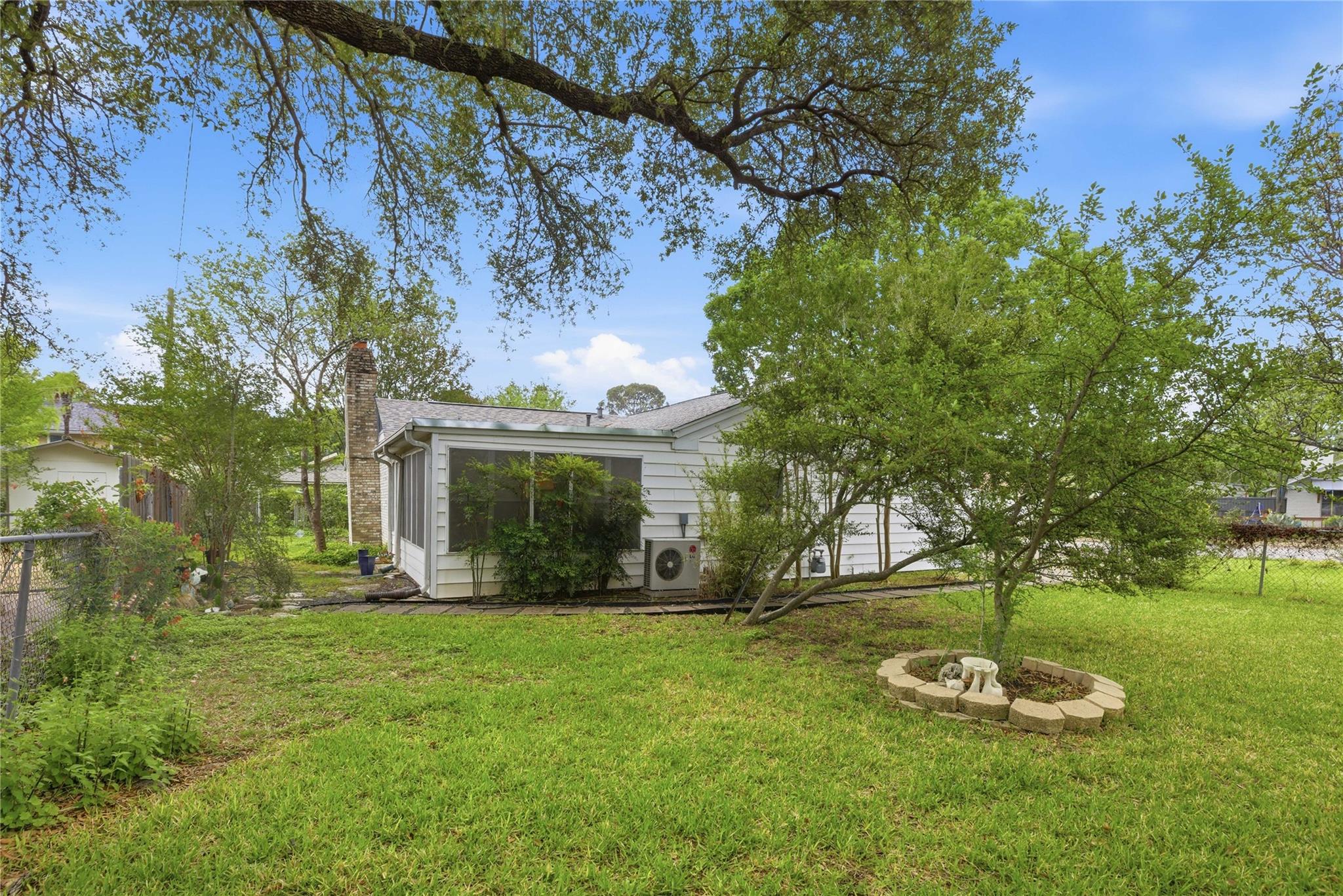 2902 Dover Place Austin TX 78757