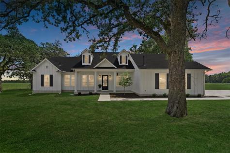 1145 W County Road 415 Lexington TX 78947