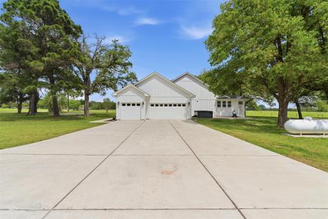 1145 W County Road 415 Lexington TX 78947
