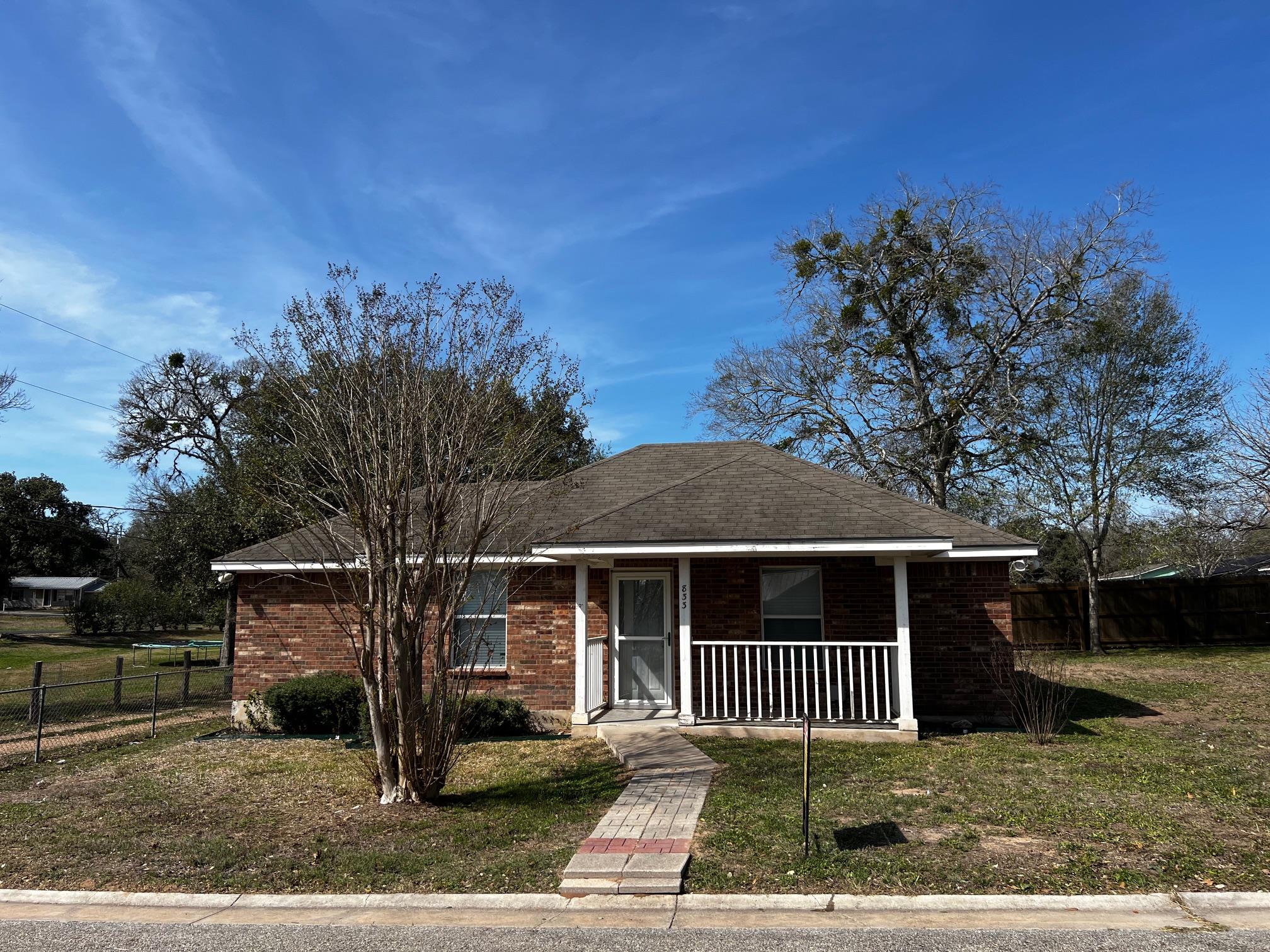 833 E Camp Street La Grange TX 78945