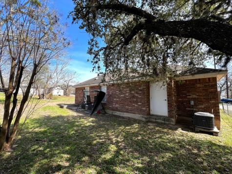 833 E Camp Street La Grange TX 78945