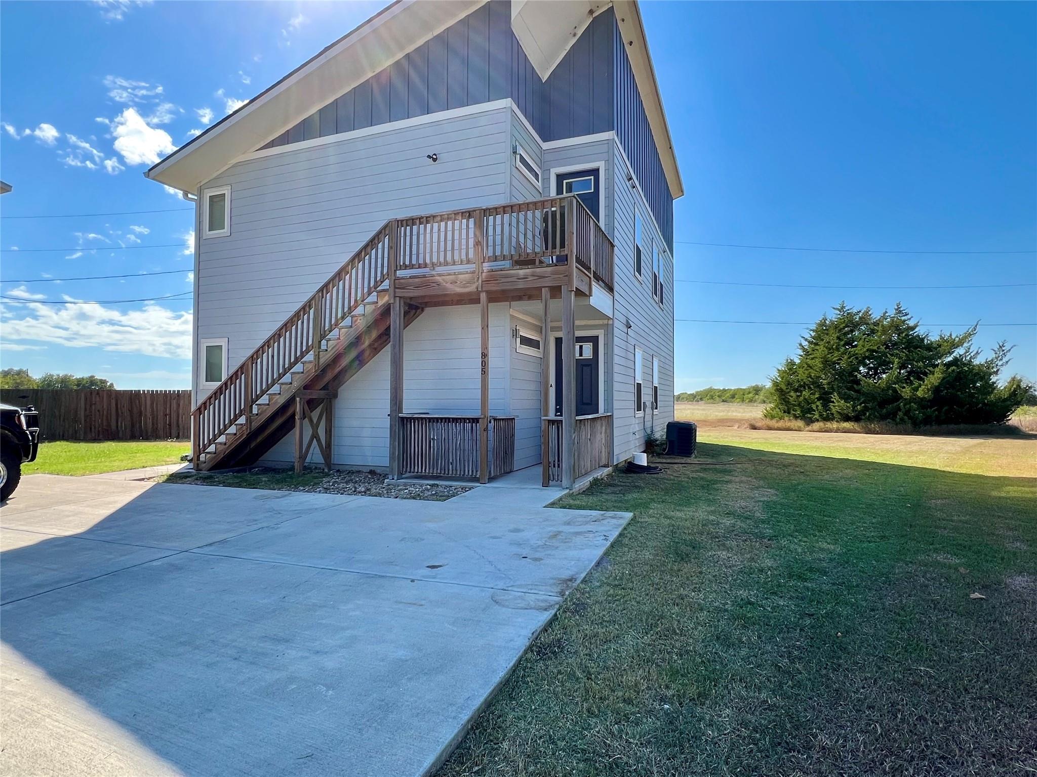 805 Hallie Cove Lockhart TX 78644
