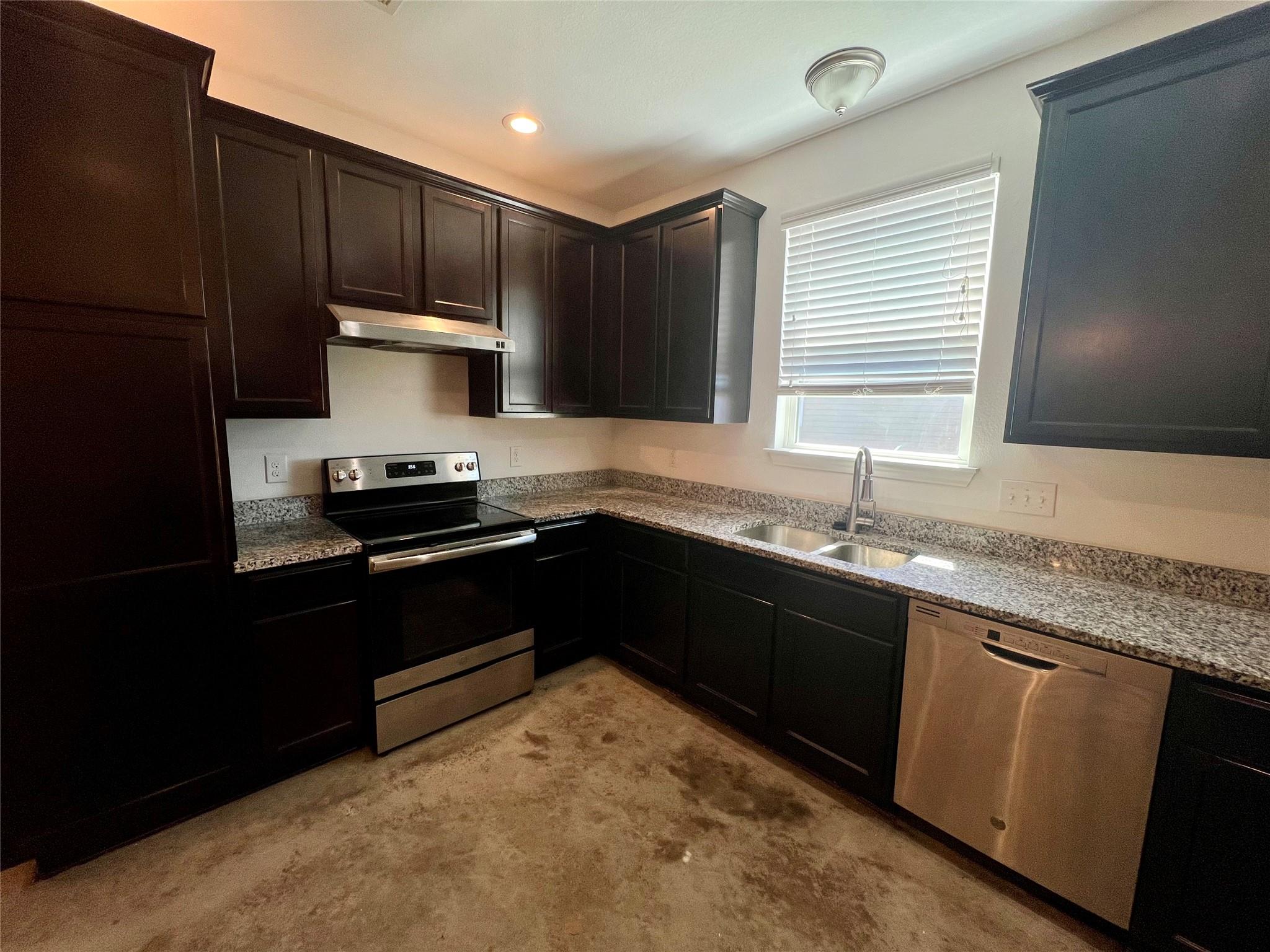 805 Hallie Cove Lockhart TX 78644