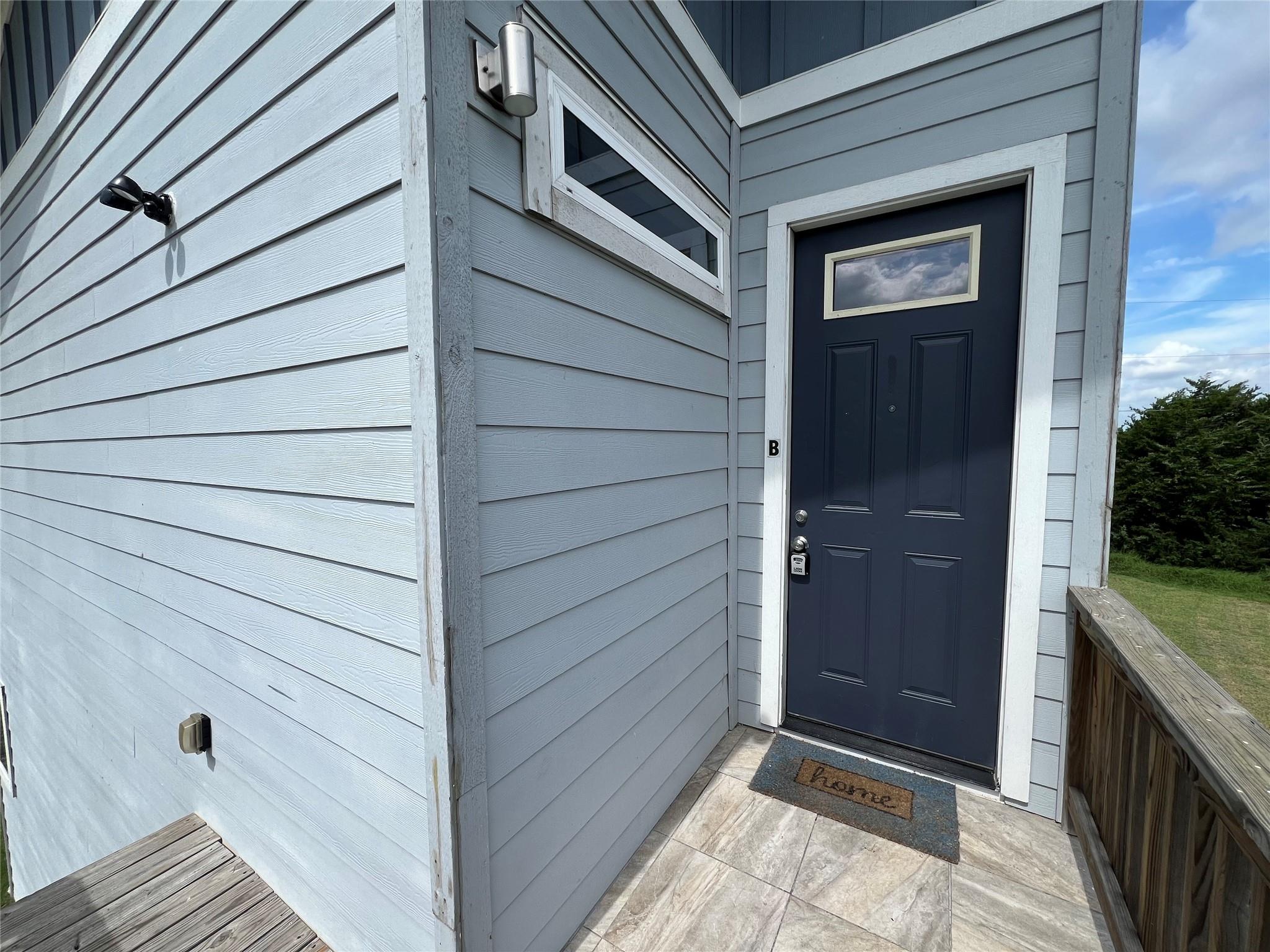 805 Hallie Cove Lockhart TX 78644