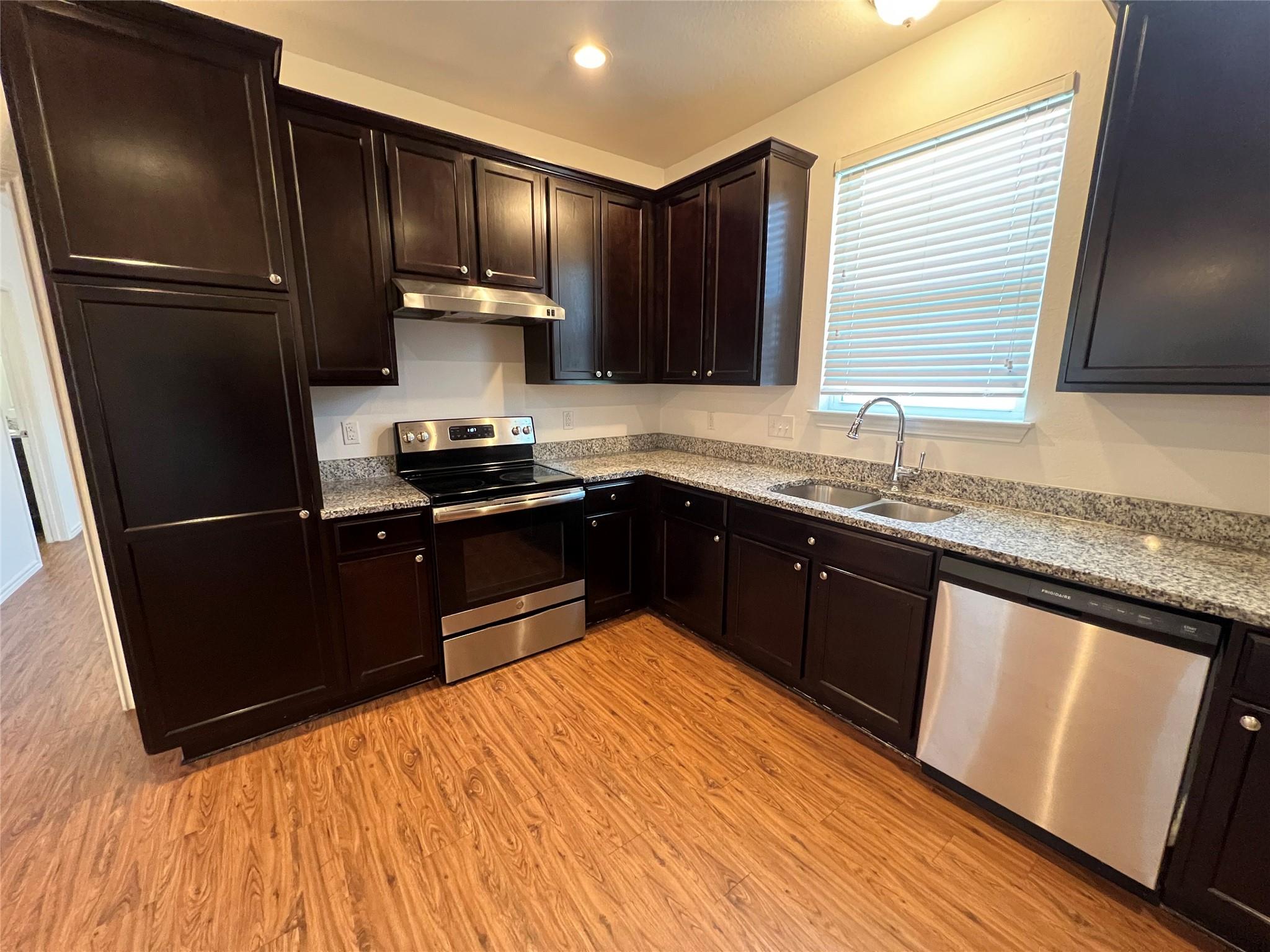 805 Hallie Cove Lockhart TX 78644