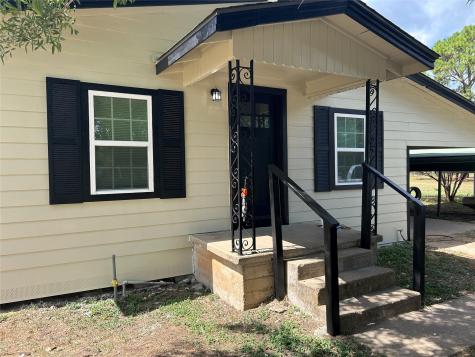 317 Webb Street Smithville TX 78957