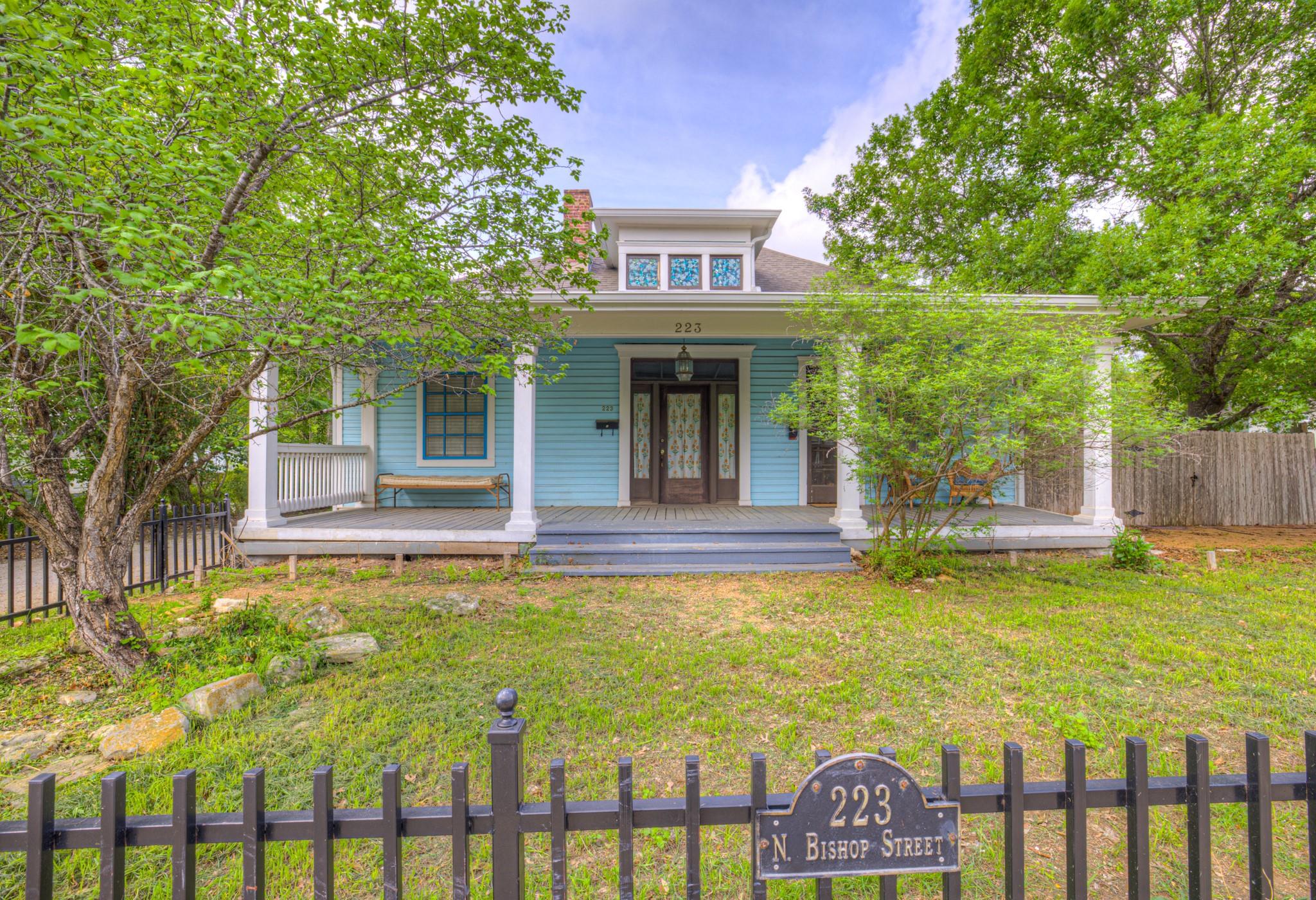 223 N Bishop Street San Marcos TX 78666