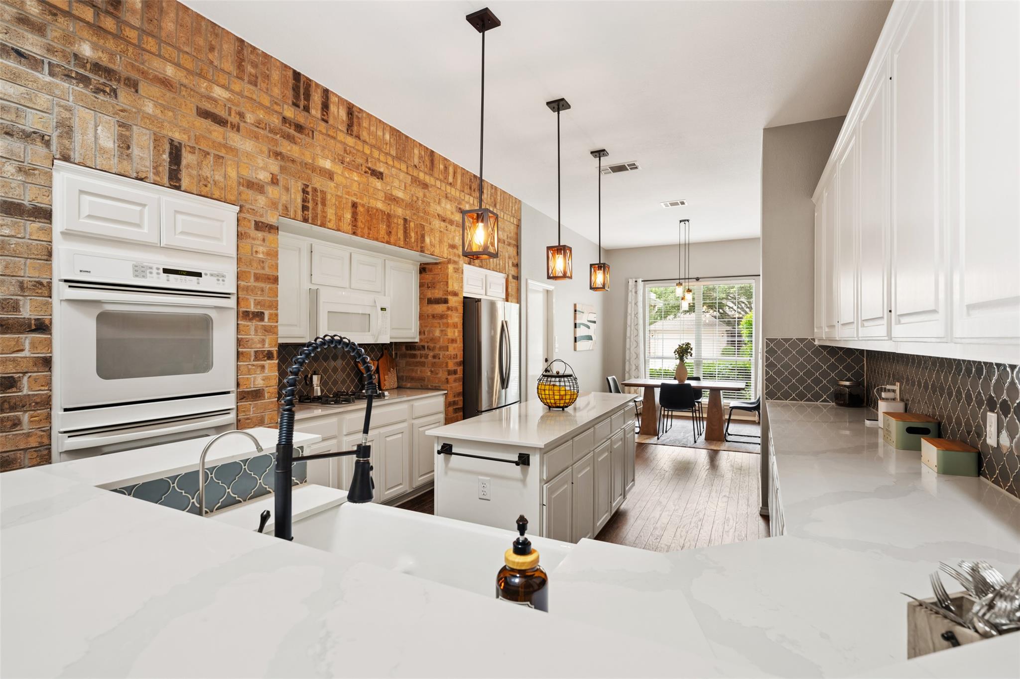 9008 Braesgate Cove Austin TX 78717