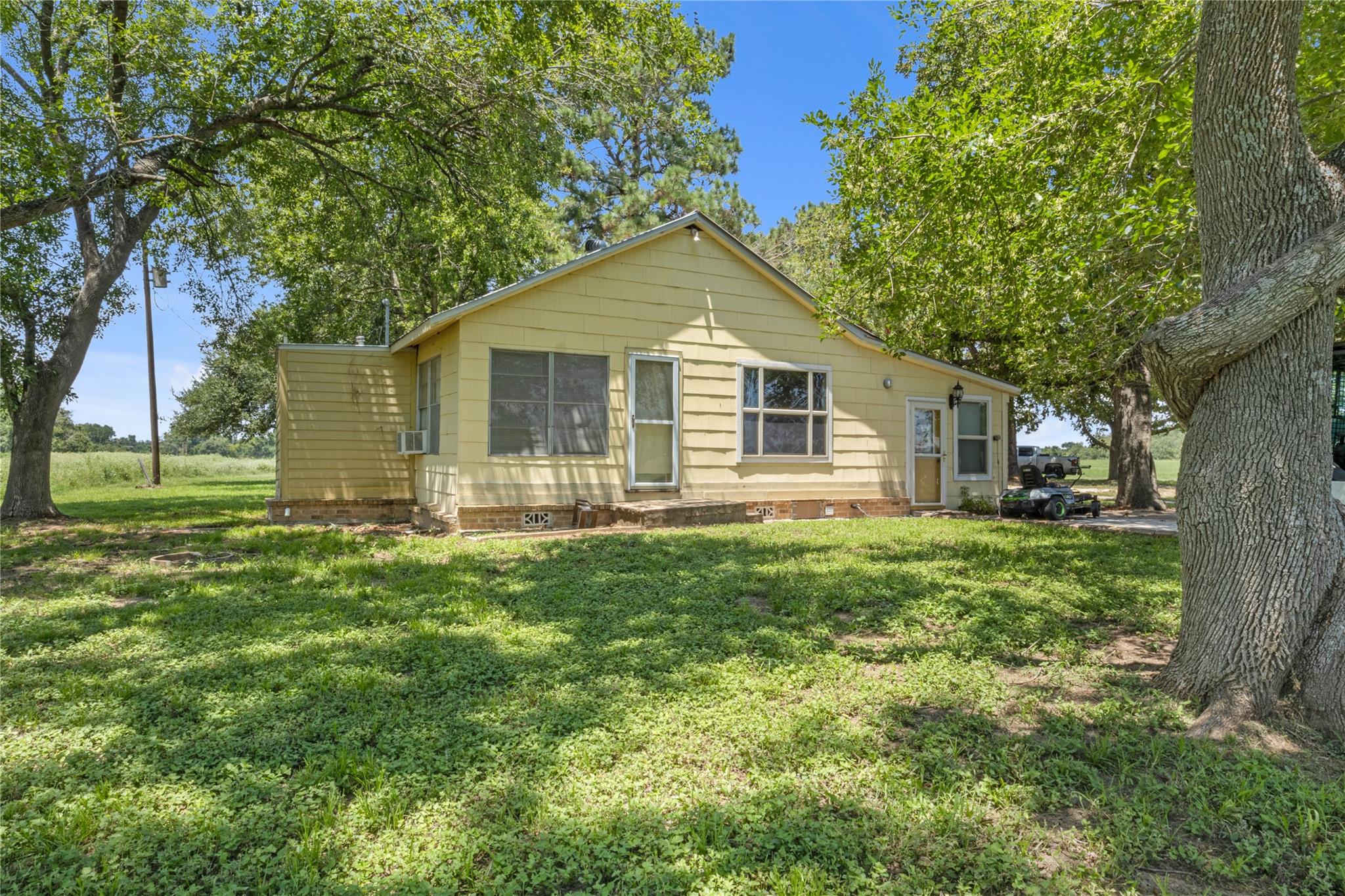 451 Pleasant Grove Road Elgin TX 78621