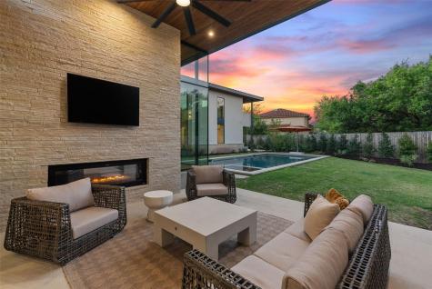 1604 Barclay Drive Austin TX 78746