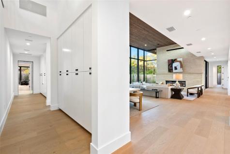 1604 Barclay Drive Austin TX 78746