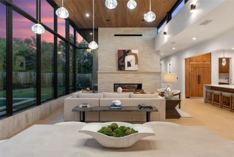 1604 Barclay Drive Austin TX 78746