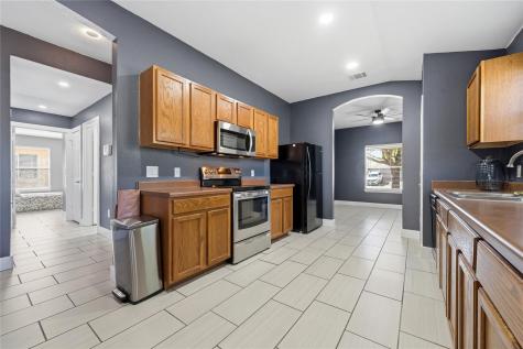 12800 Sky Harbor Drive Del Valle TX 78617