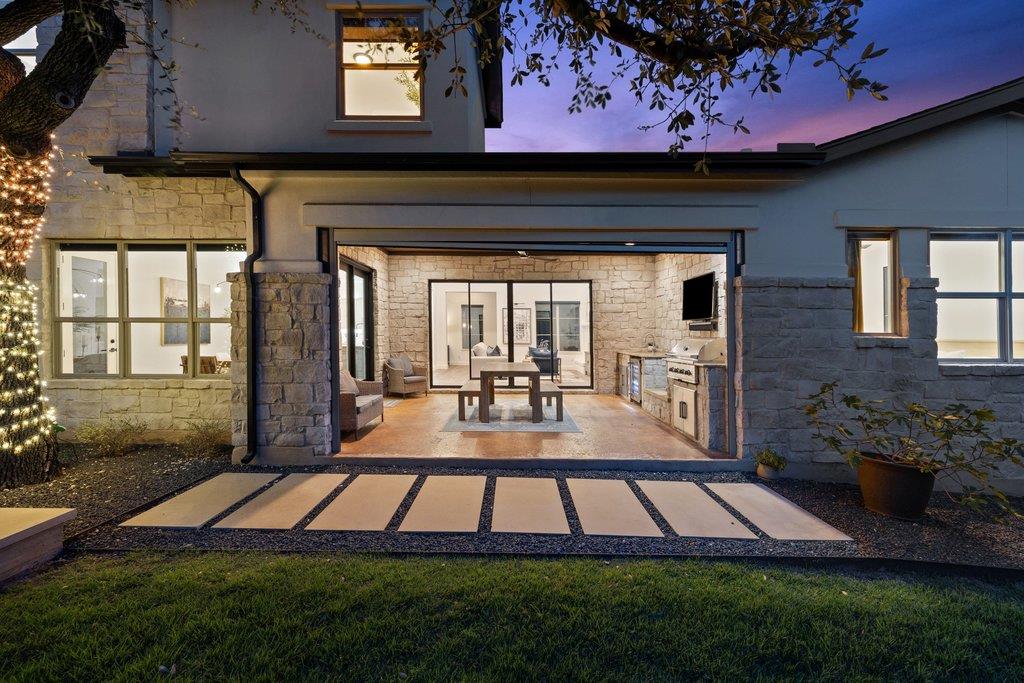 712 Crestone Stream Drive Austin TX 78738