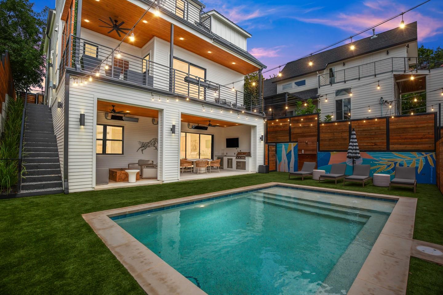 2005 E 8th Street Austin TX 78702