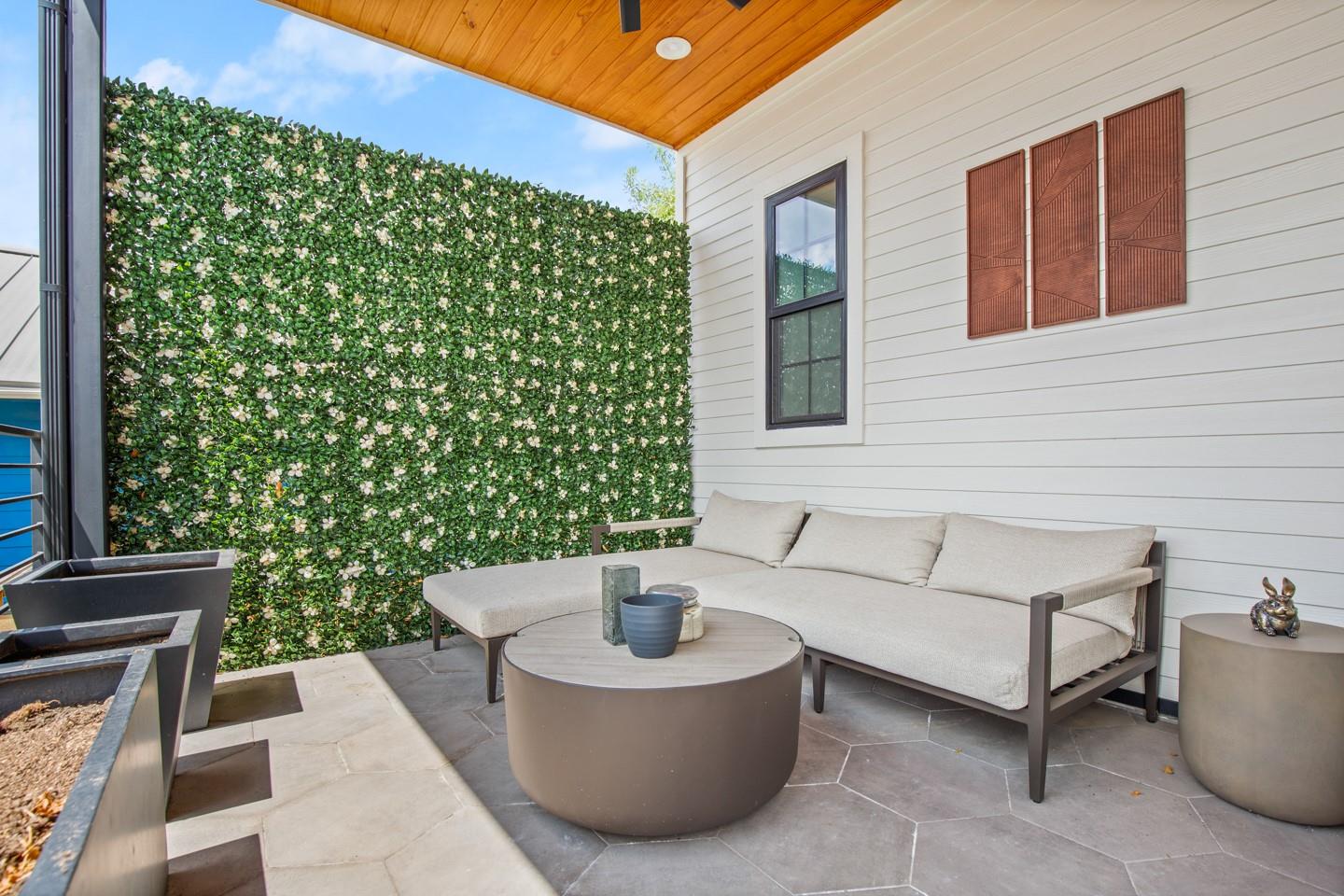 2005 E 8th Street Austin TX 78702
