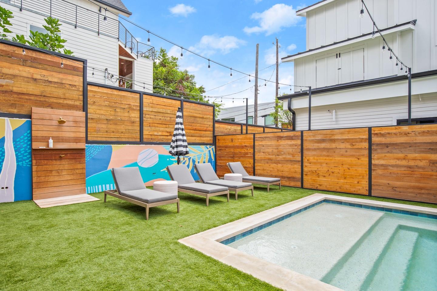 2005 E 8th Street Austin TX 78702
