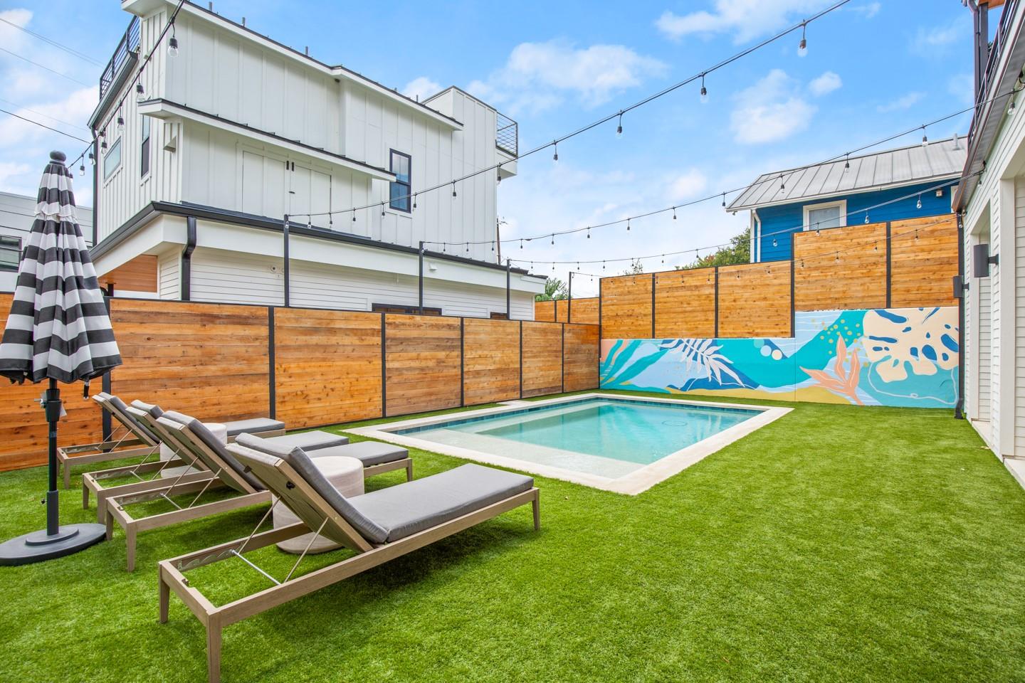 2005 E 8th Street Austin TX 78702