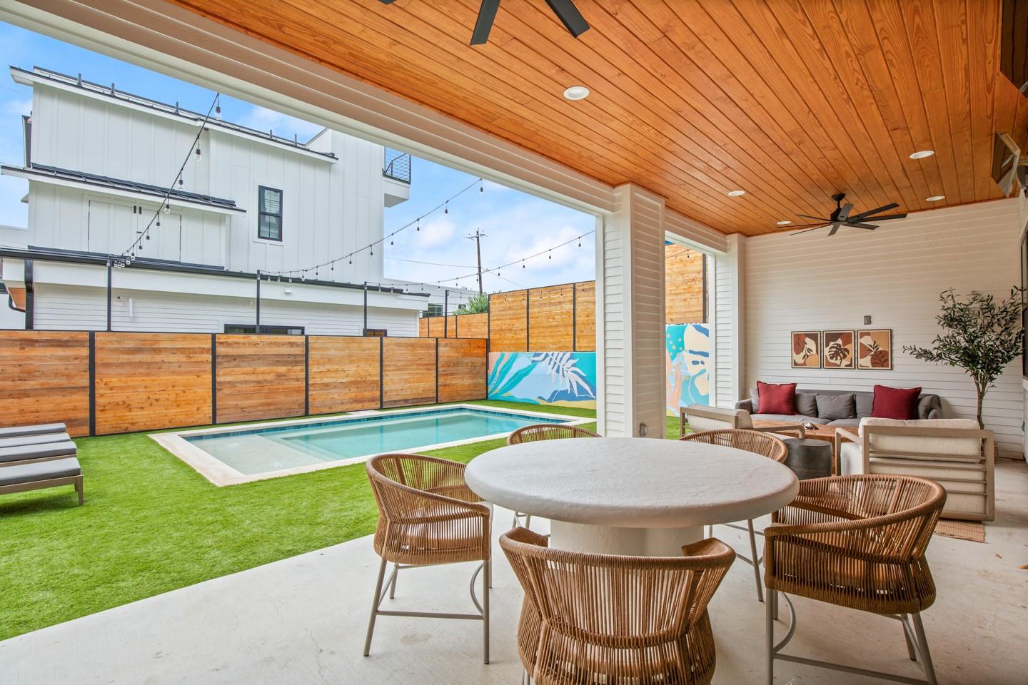 2005 E 8th Street Austin TX 78702