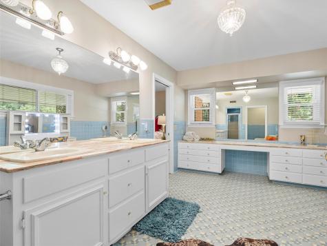 705 Whitehead Street Smithville TX 78957