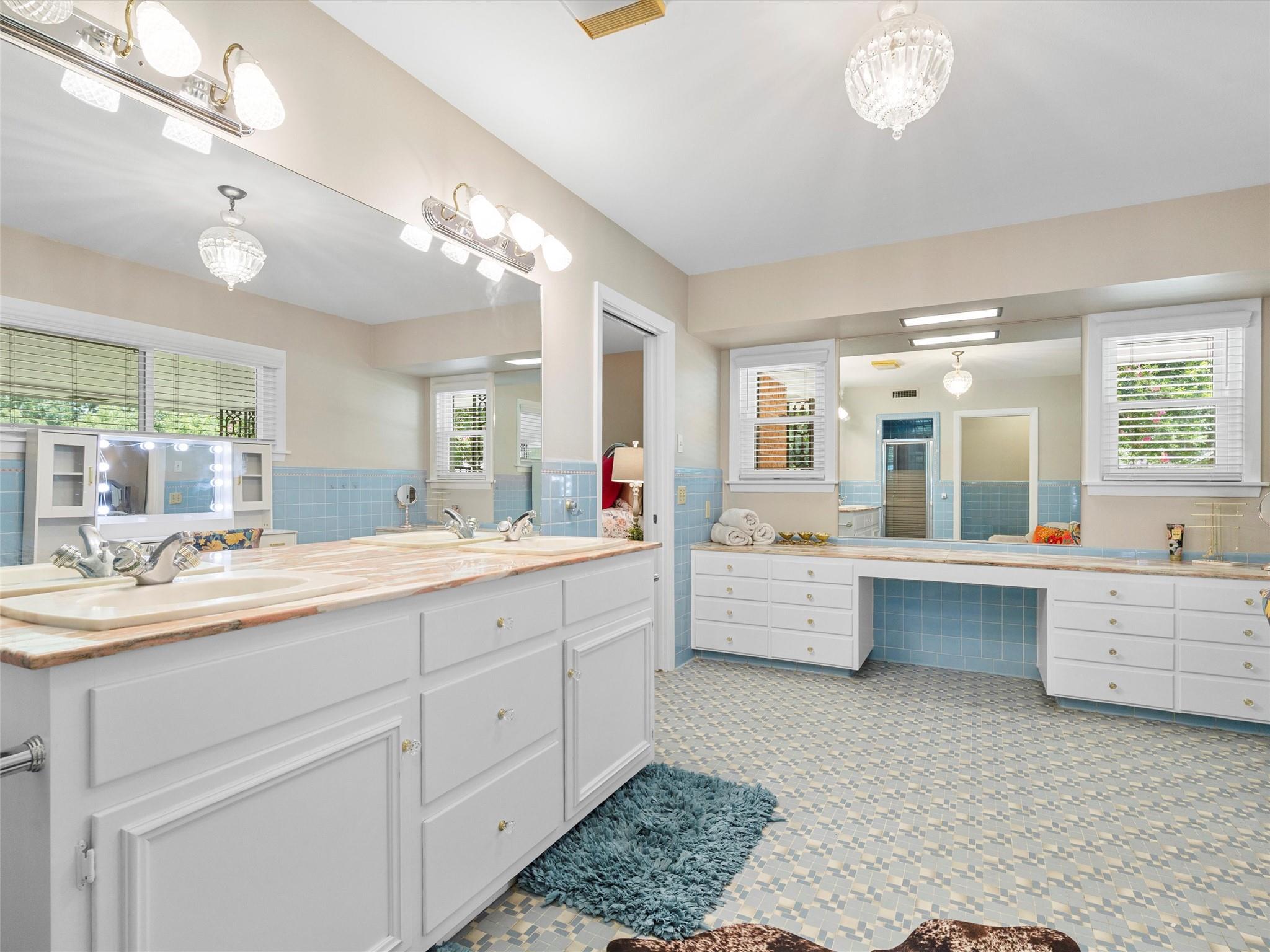 705 Whitehead Street Smithville TX 78957