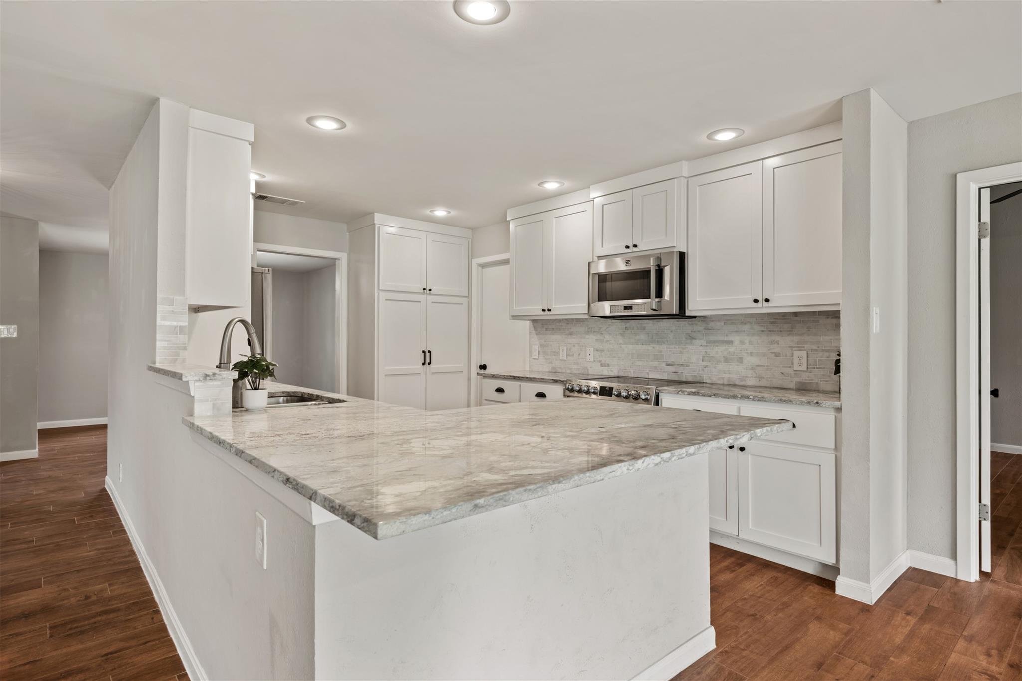 1600 Pin Oak Lane Round Rock TX 78681