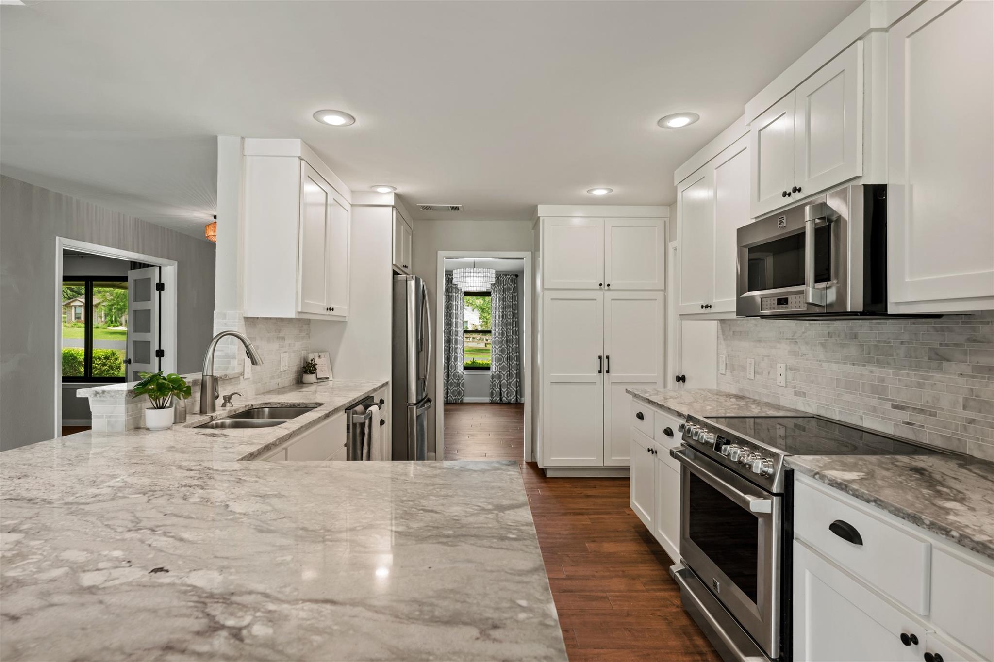 1600 Pin Oak Lane Round Rock TX 78681