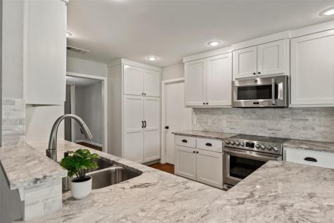 1600 Pin Oak Lane Round Rock TX 78681