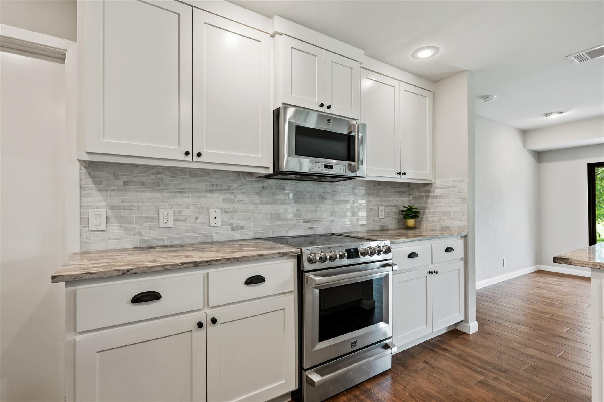 1600 Pin Oak Lane Round Rock TX 78681
