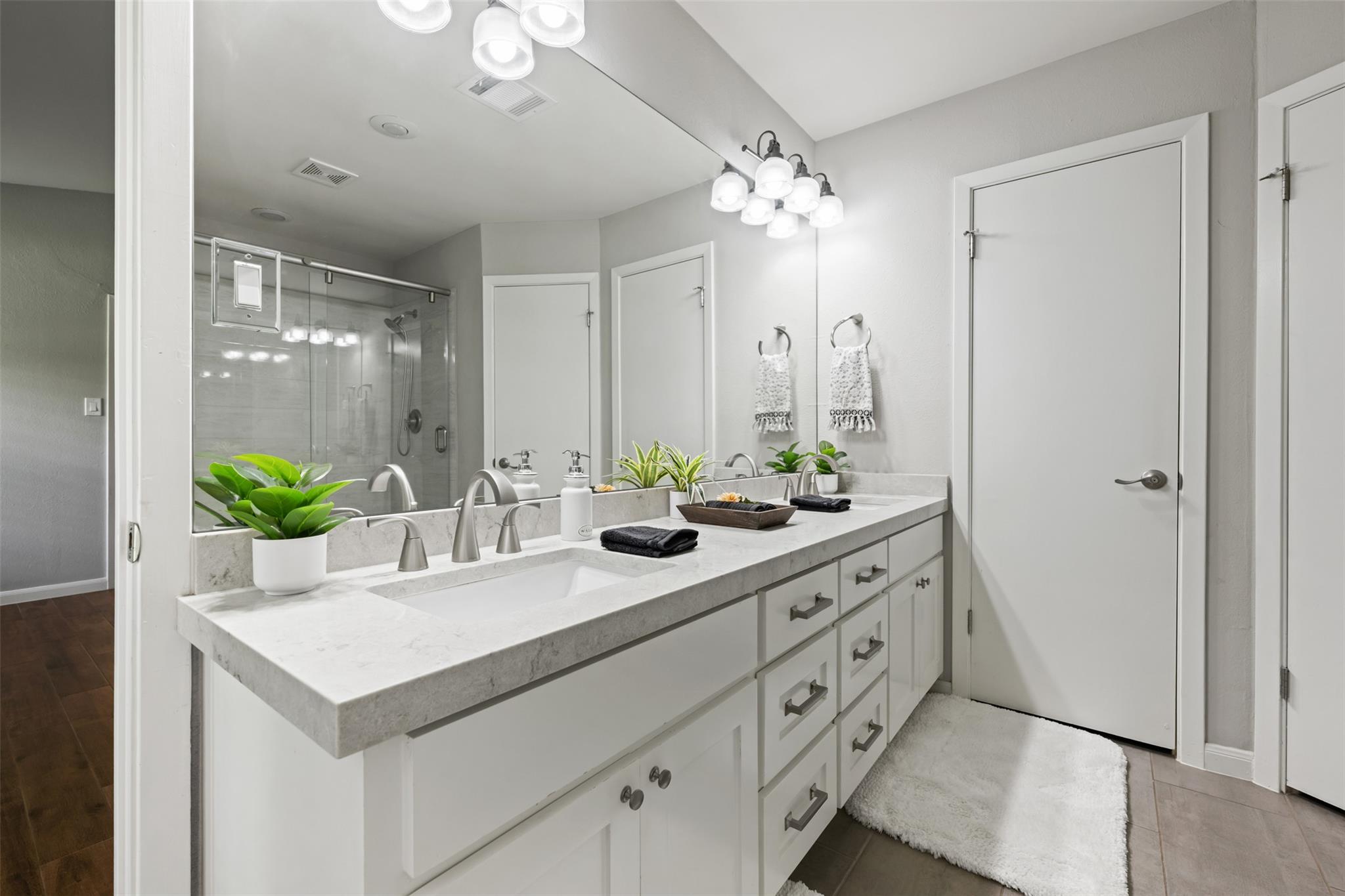 1600 Pin Oak Lane Round Rock TX 78681