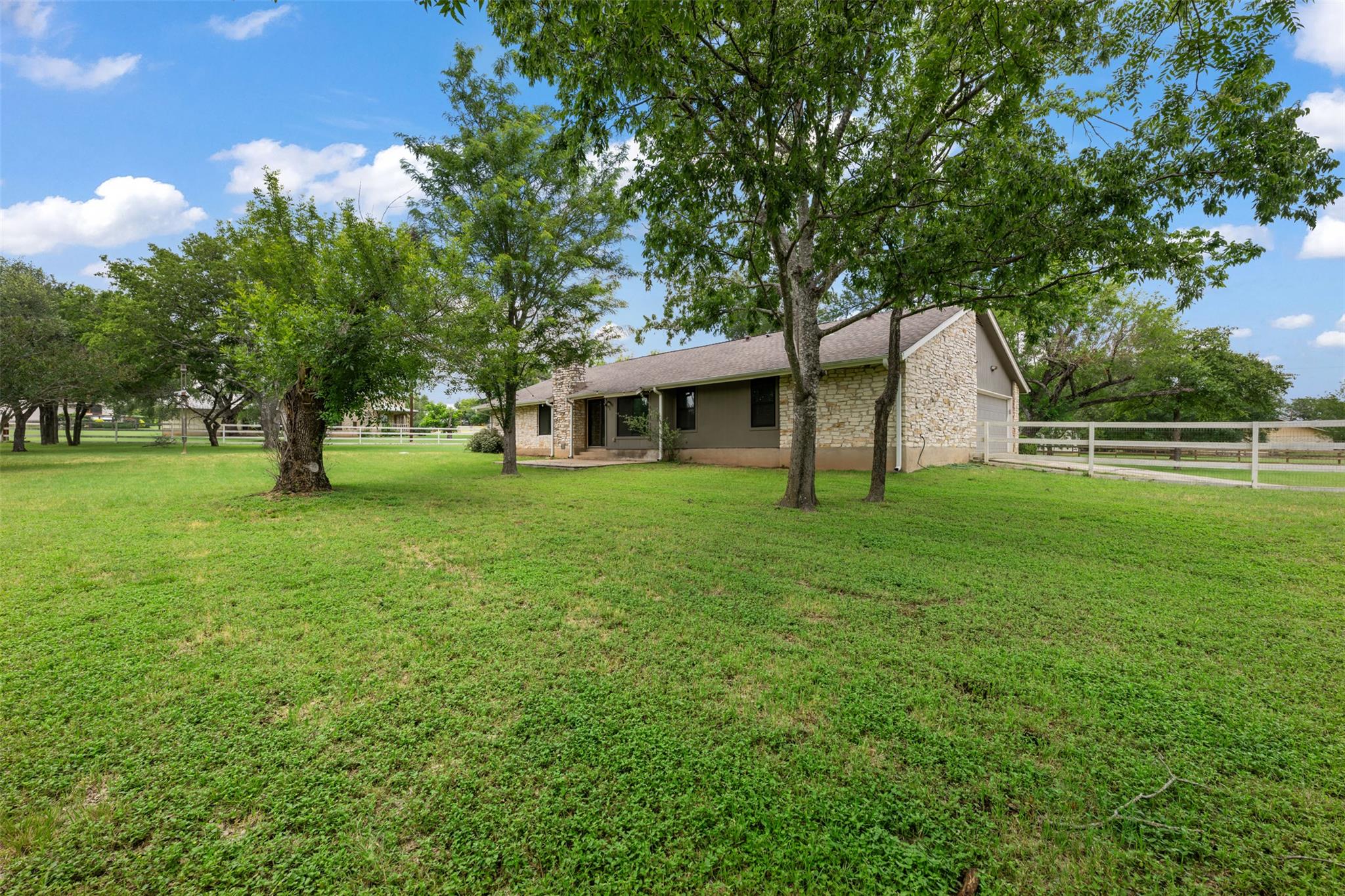 1600 Pin Oak Lane Round Rock TX 78681