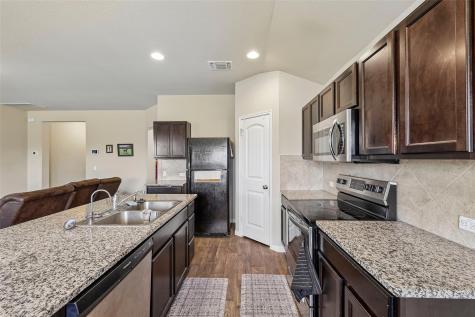 109 San Bernard Trail Hutto TX 78634